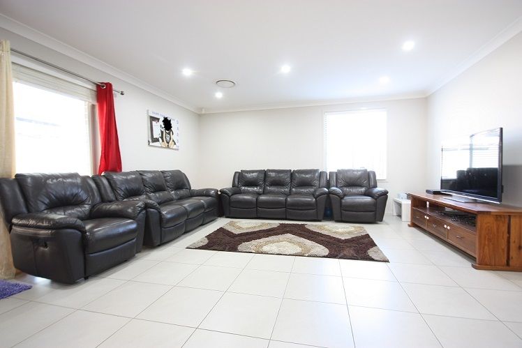 26 Kimberley Drive, Edmondson Park, NSW 2174