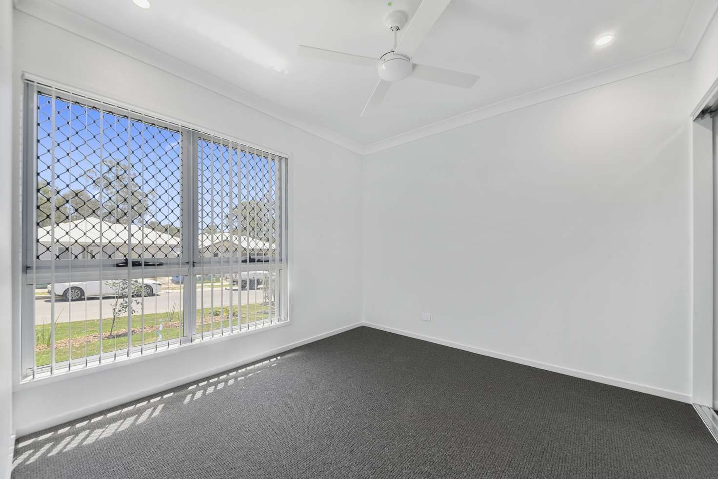 1/24 Sunflower Court, Ripley, QLD 4306