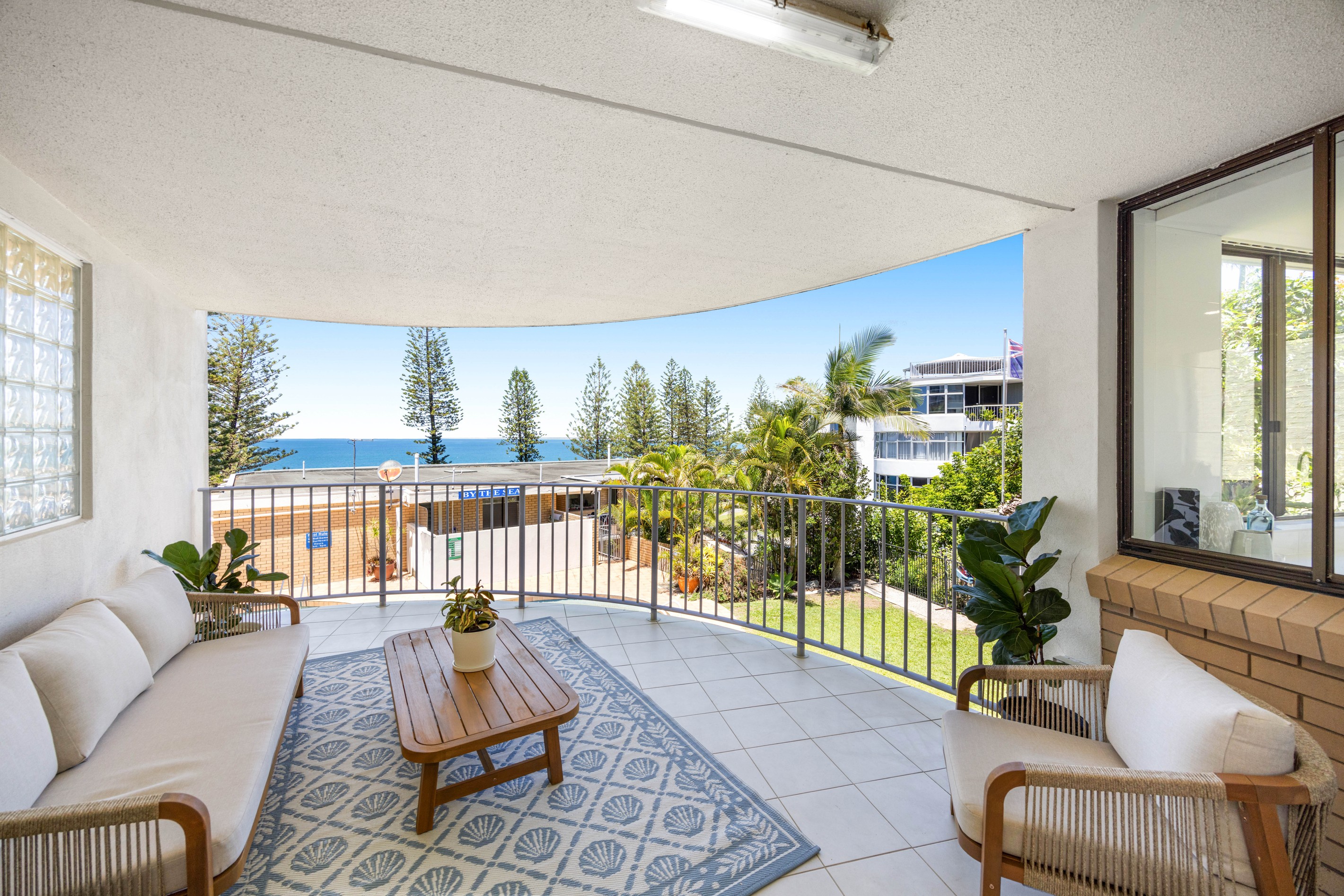 2/2 Burgess Street, Kings Beach, QLD 4551