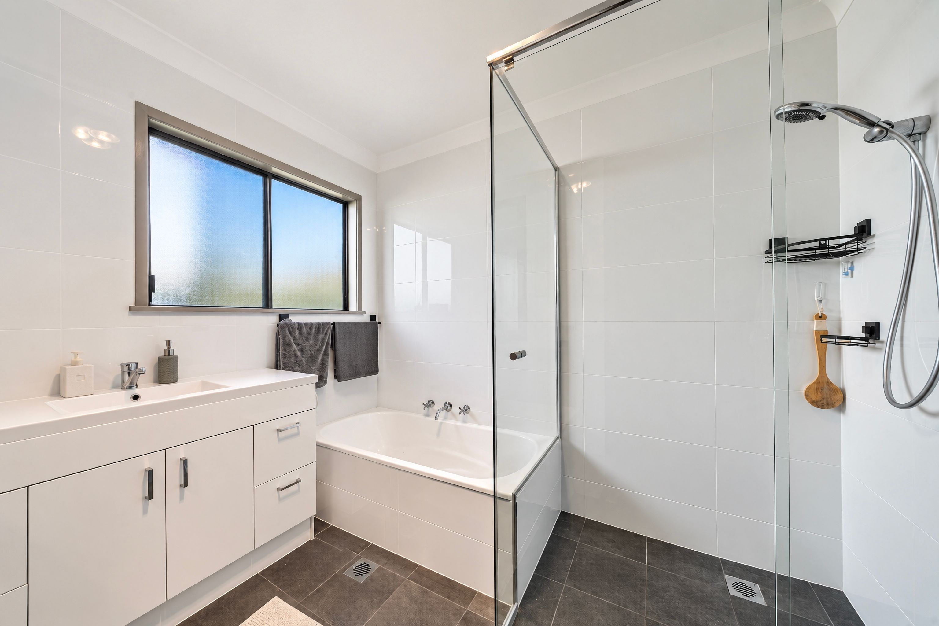54 Clare Crescent — photo 7 of 13