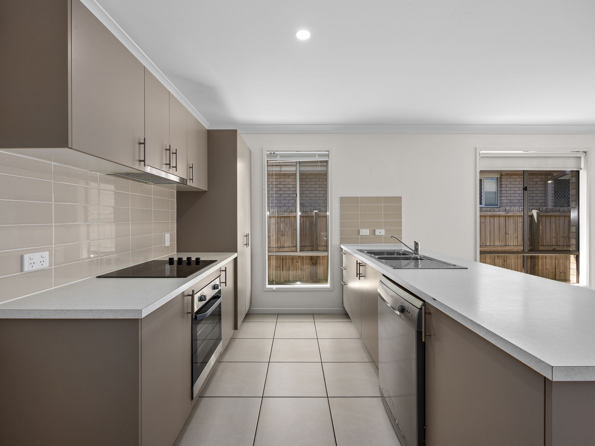 77 Huntingdale Street, Leichhardt, QLD 4305