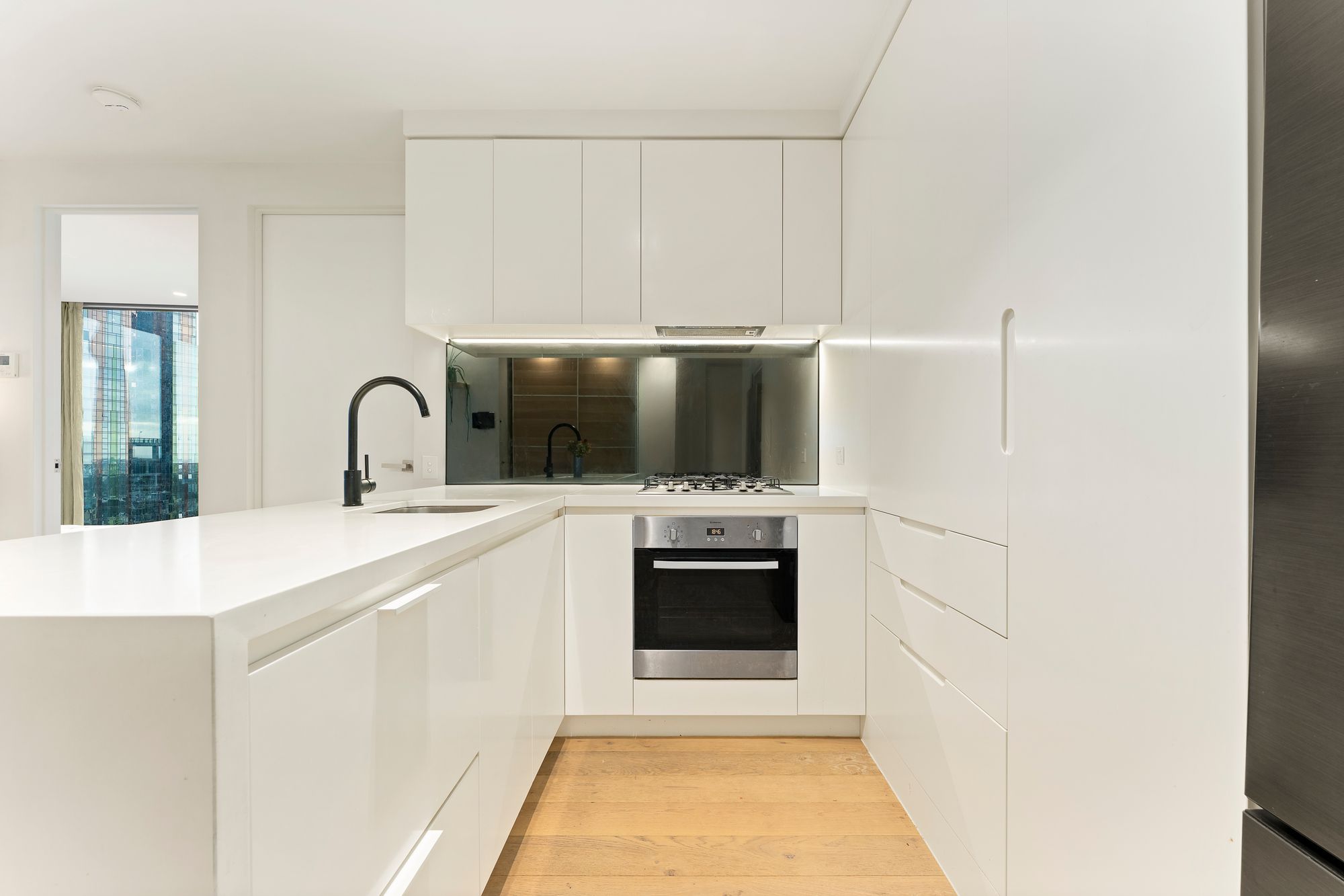 4302/442 Elizabeth Street — photo 5 of 17