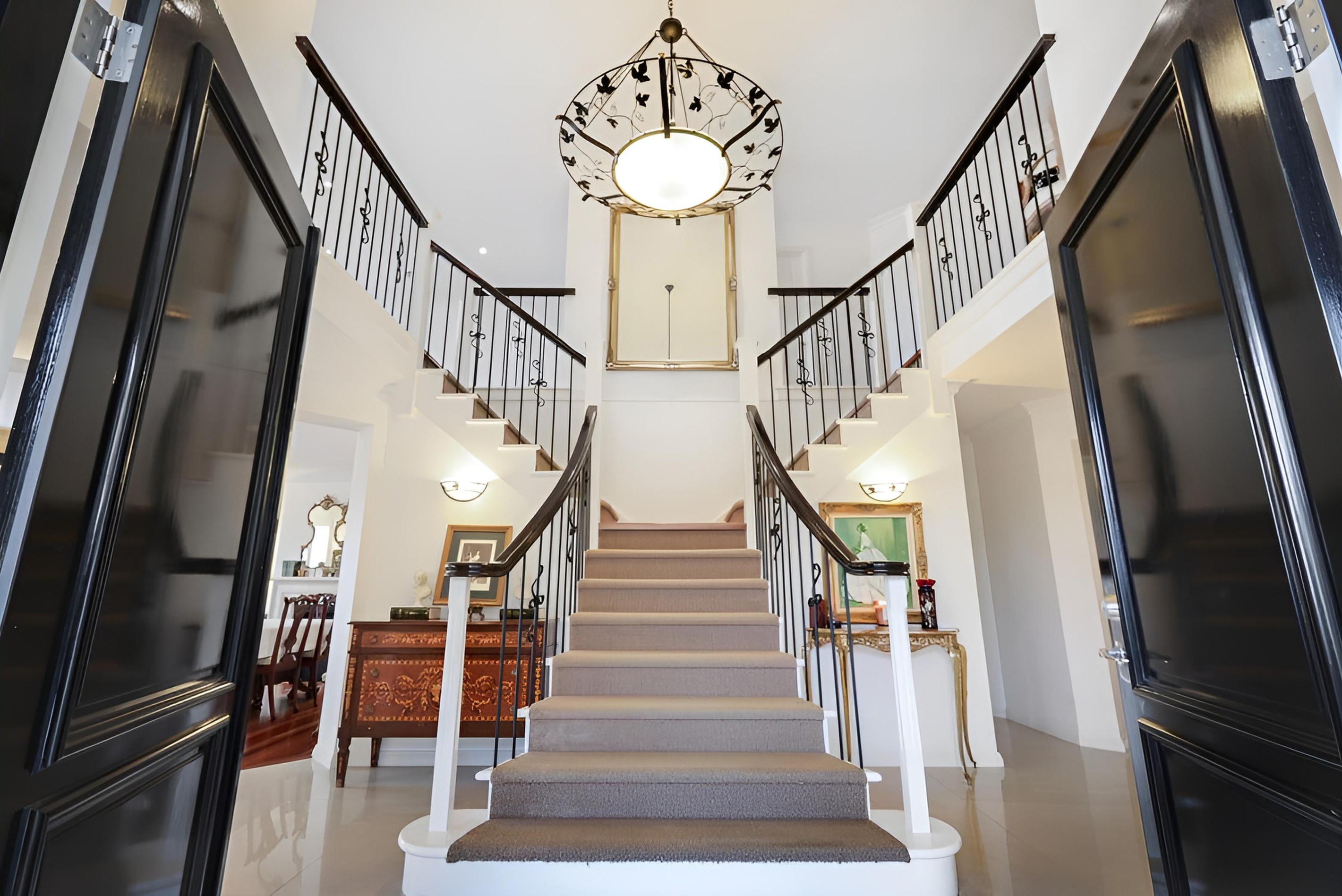 16 Adderley Drive, Greenvale, VIC 3059