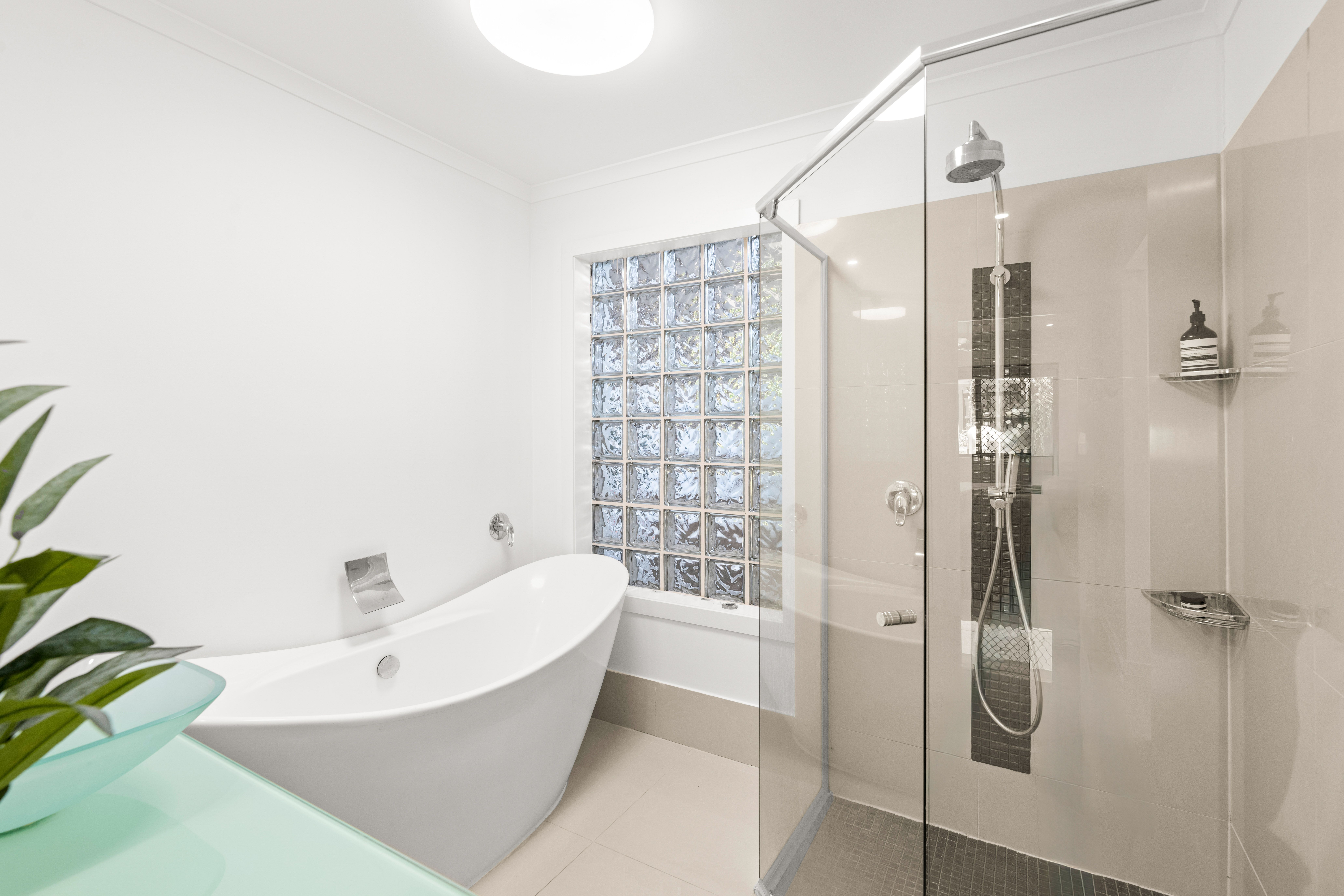 18 Lothian Avenue — photo 16 of 24