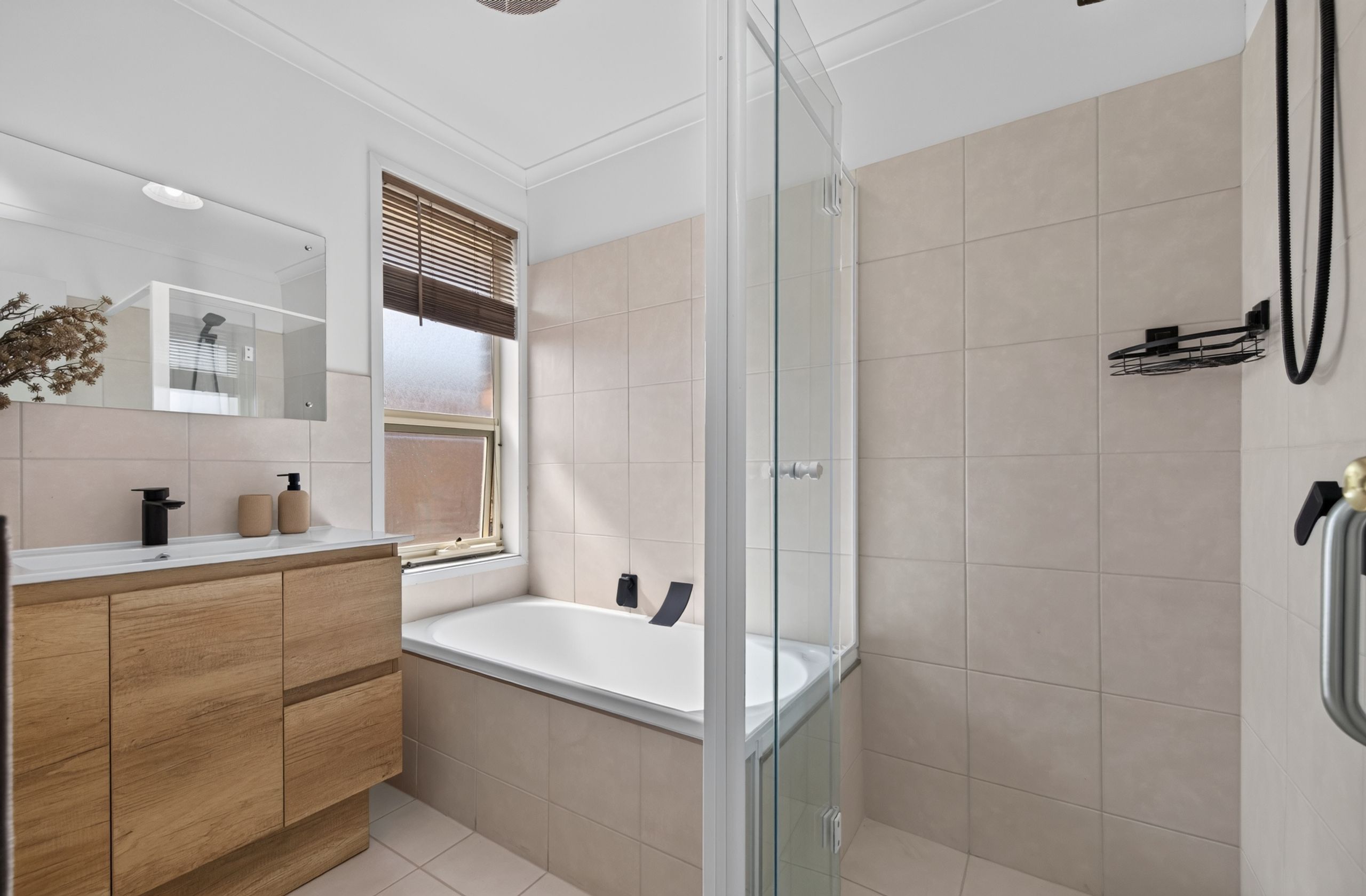 25 Camelot Drive — photo 11 of 21