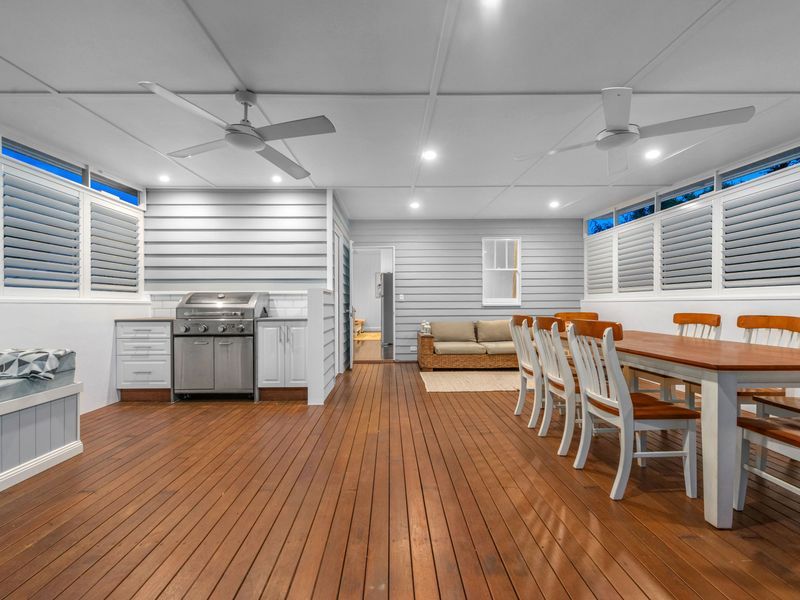 64 Riding Road, Hawthorne, QLD 4171
