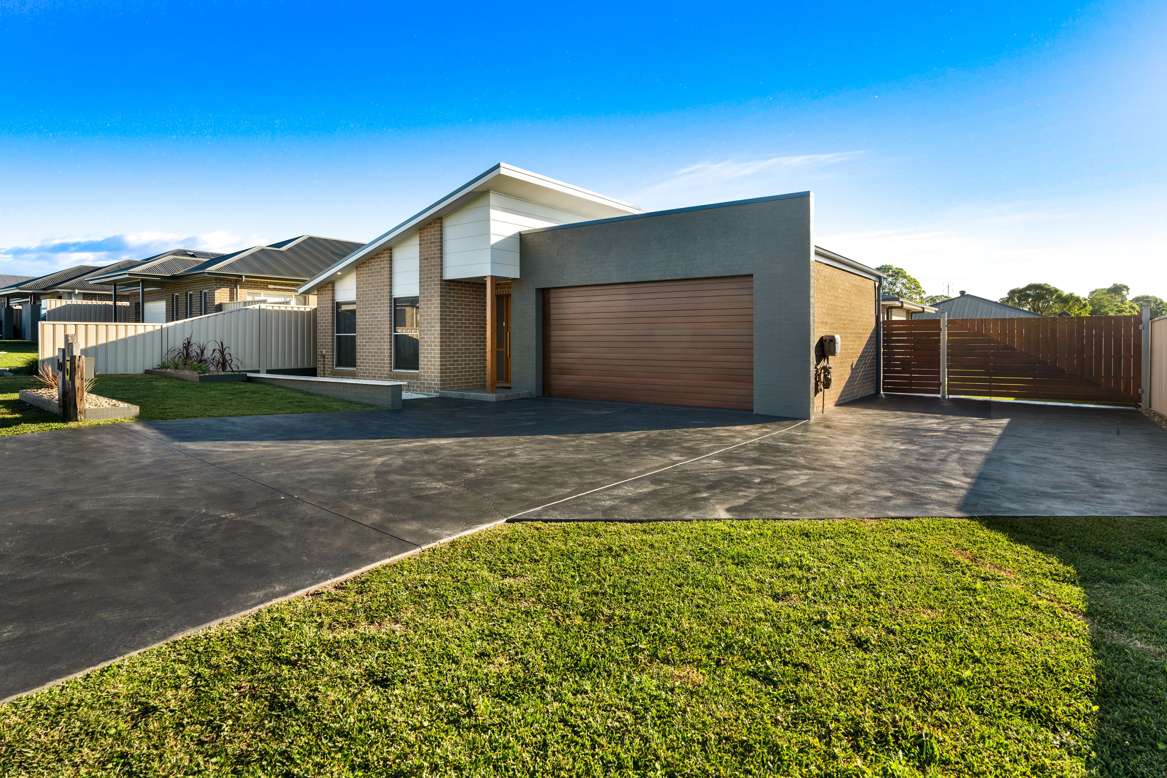 10 Brassia Rise, South Nowra, NSW 2541