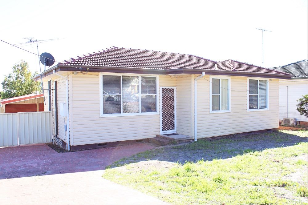 99 Lindesay Street, Campbelltown, NSW 2560