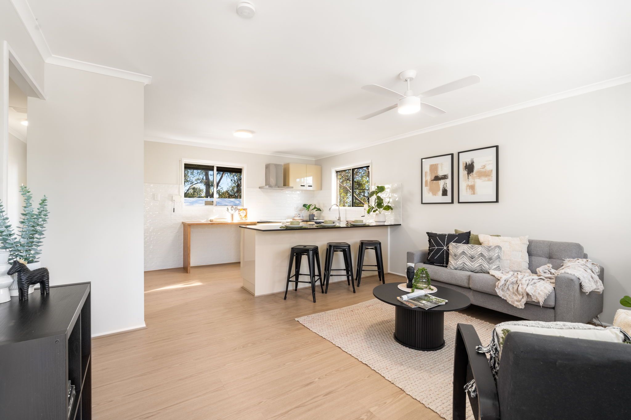 14 Oak Street — photo 3 of 18