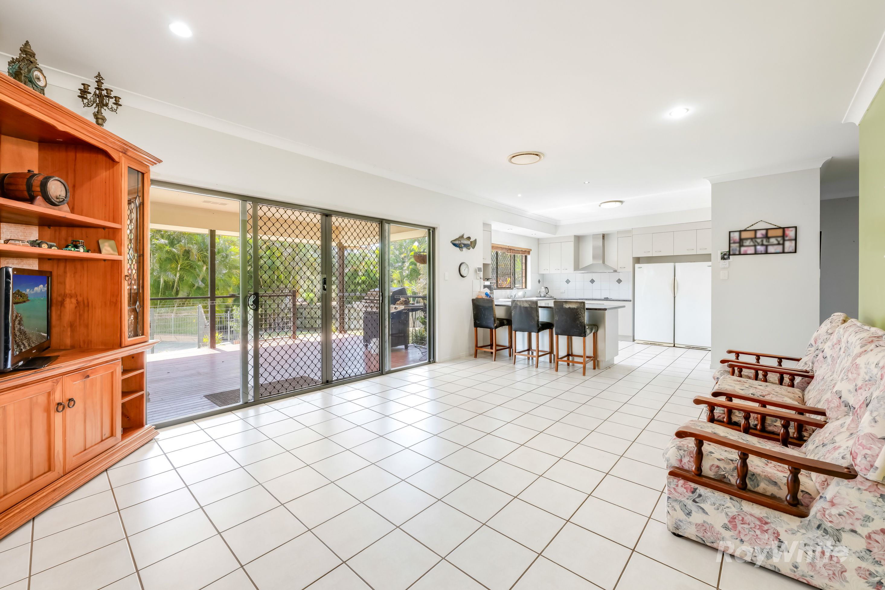 13 Raewood Close — photo 9 of 30