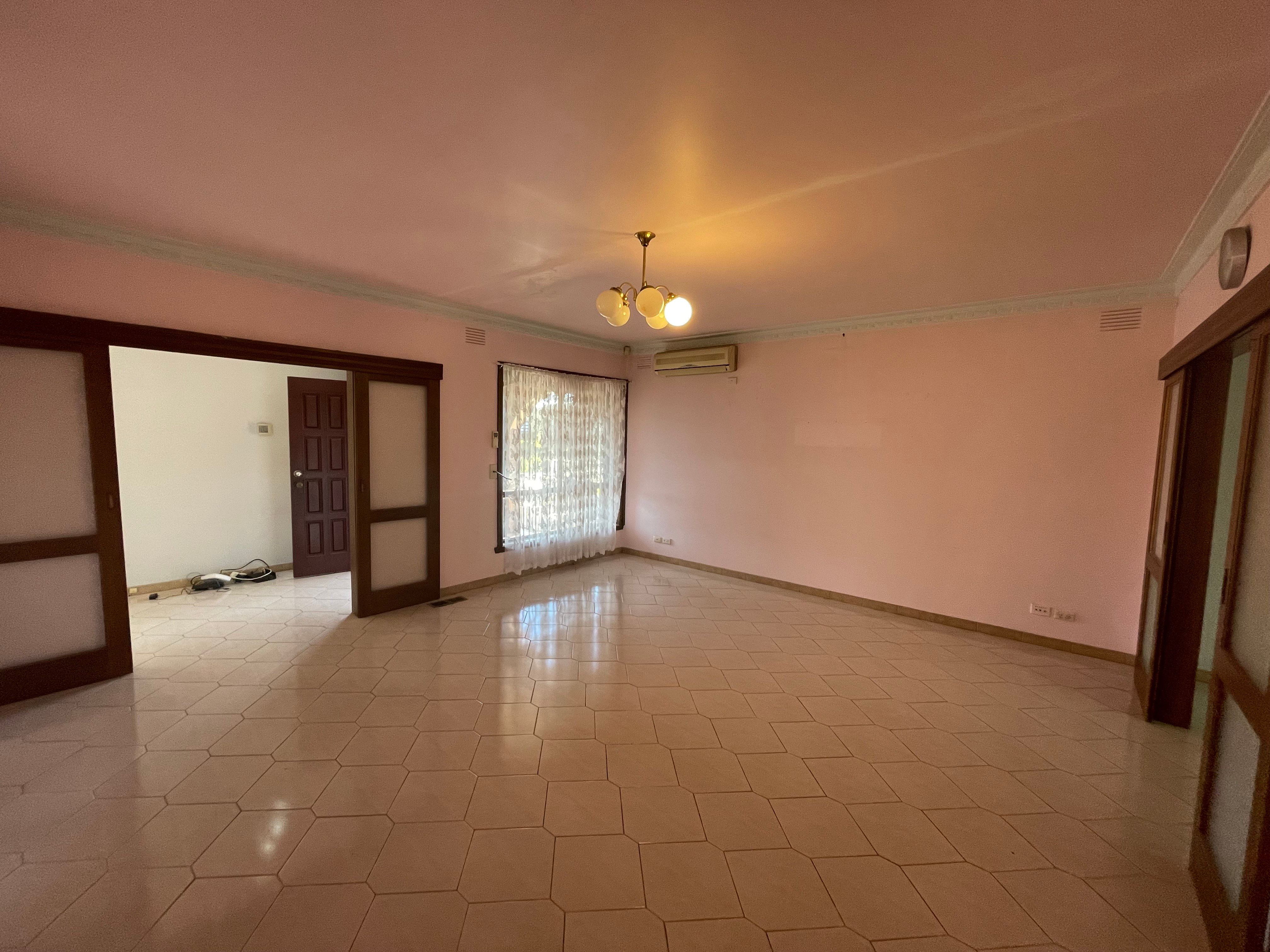 15 Victoria Drive, Thomastown, VIC 3074