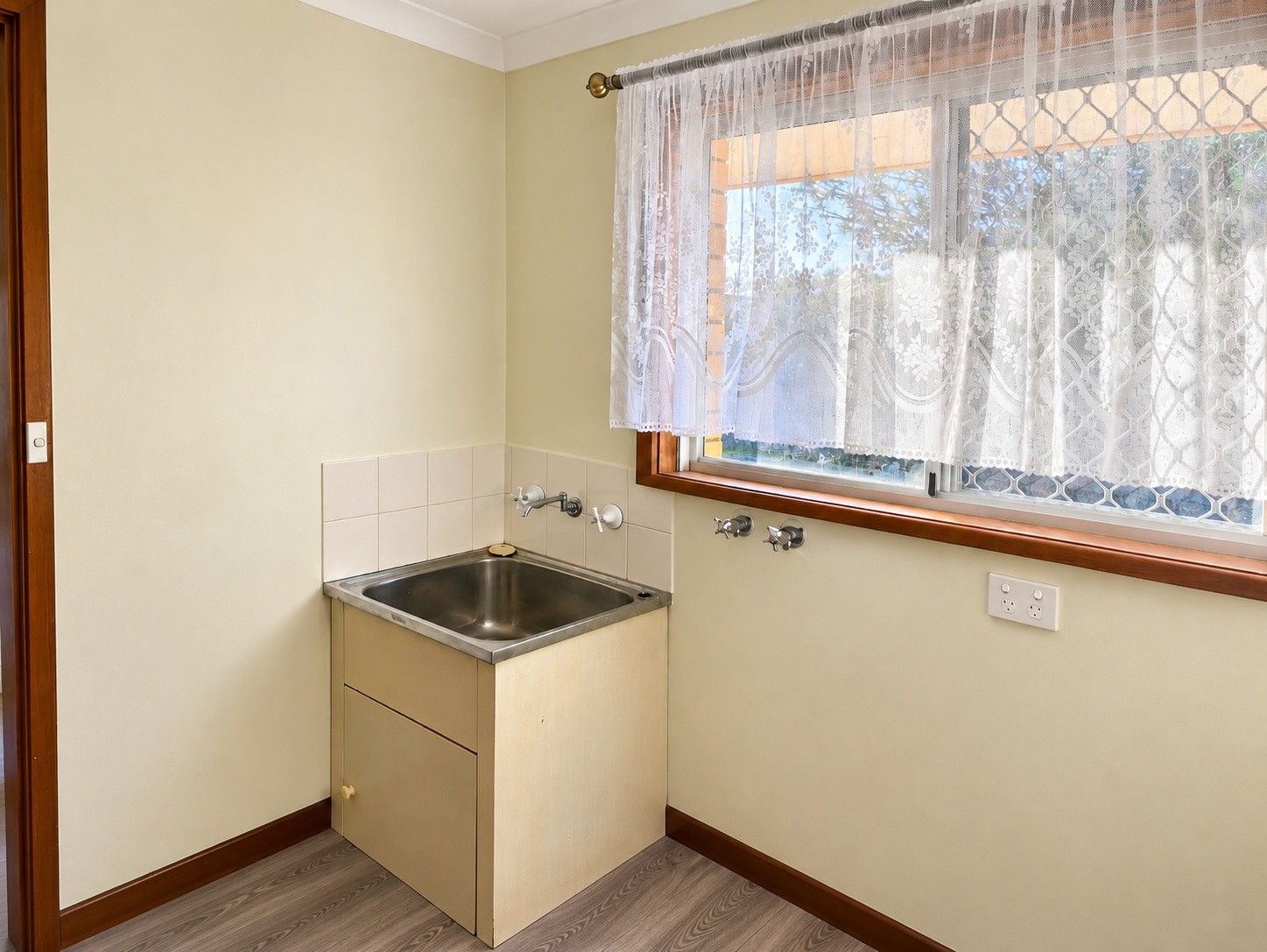 15B Mellows Place — photo 7 of 10