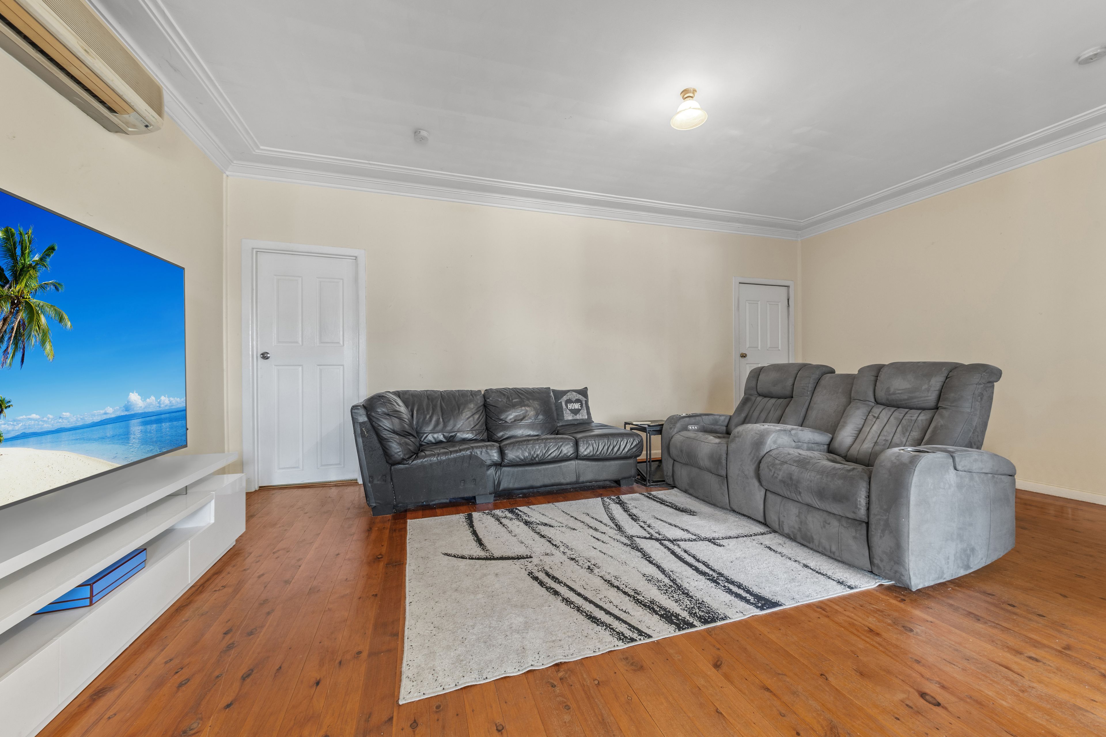 140 Sunrise Avenue — photo 5 of 14