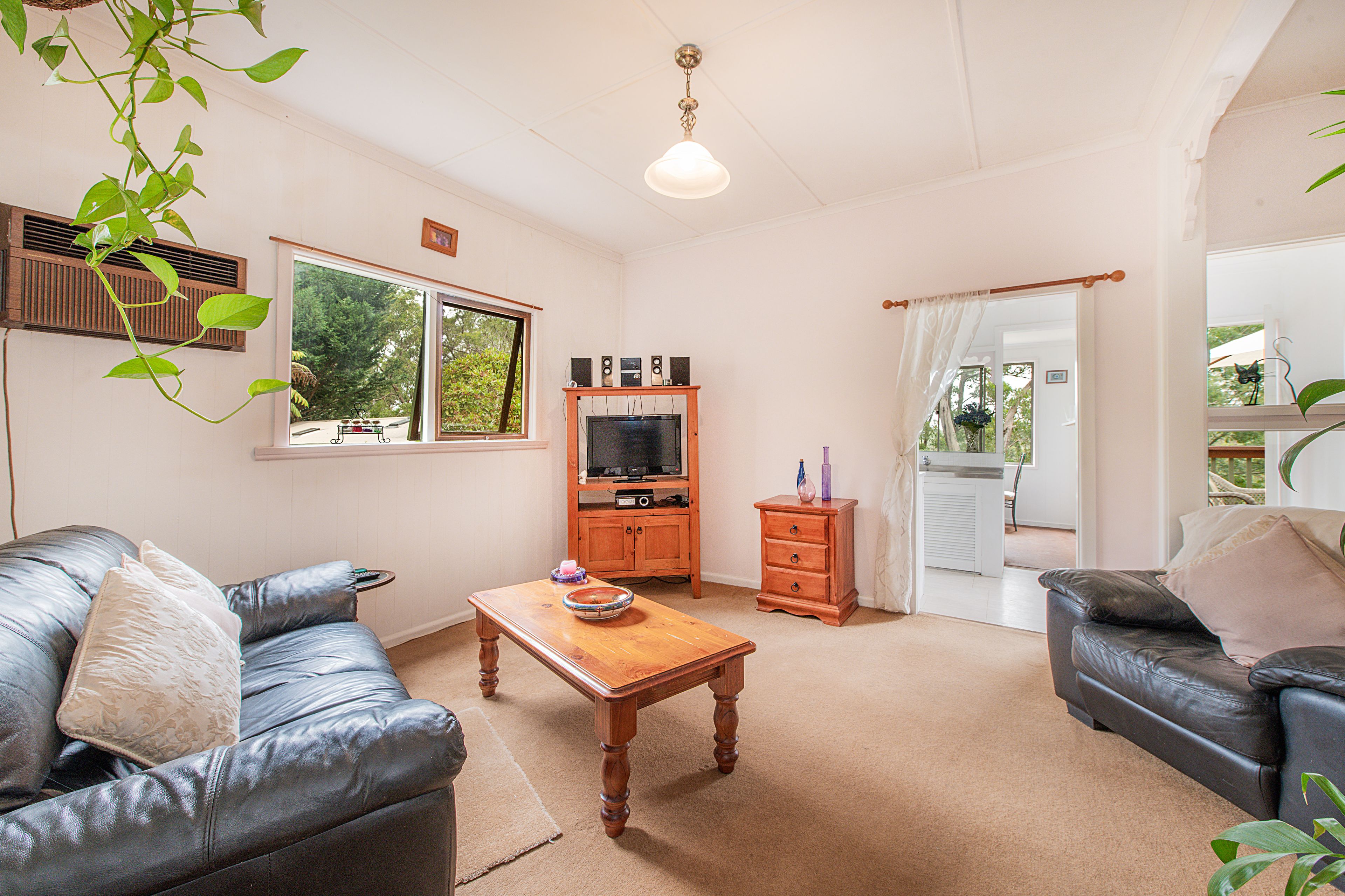 6 Thompson Road, Upwey, VIC 3158