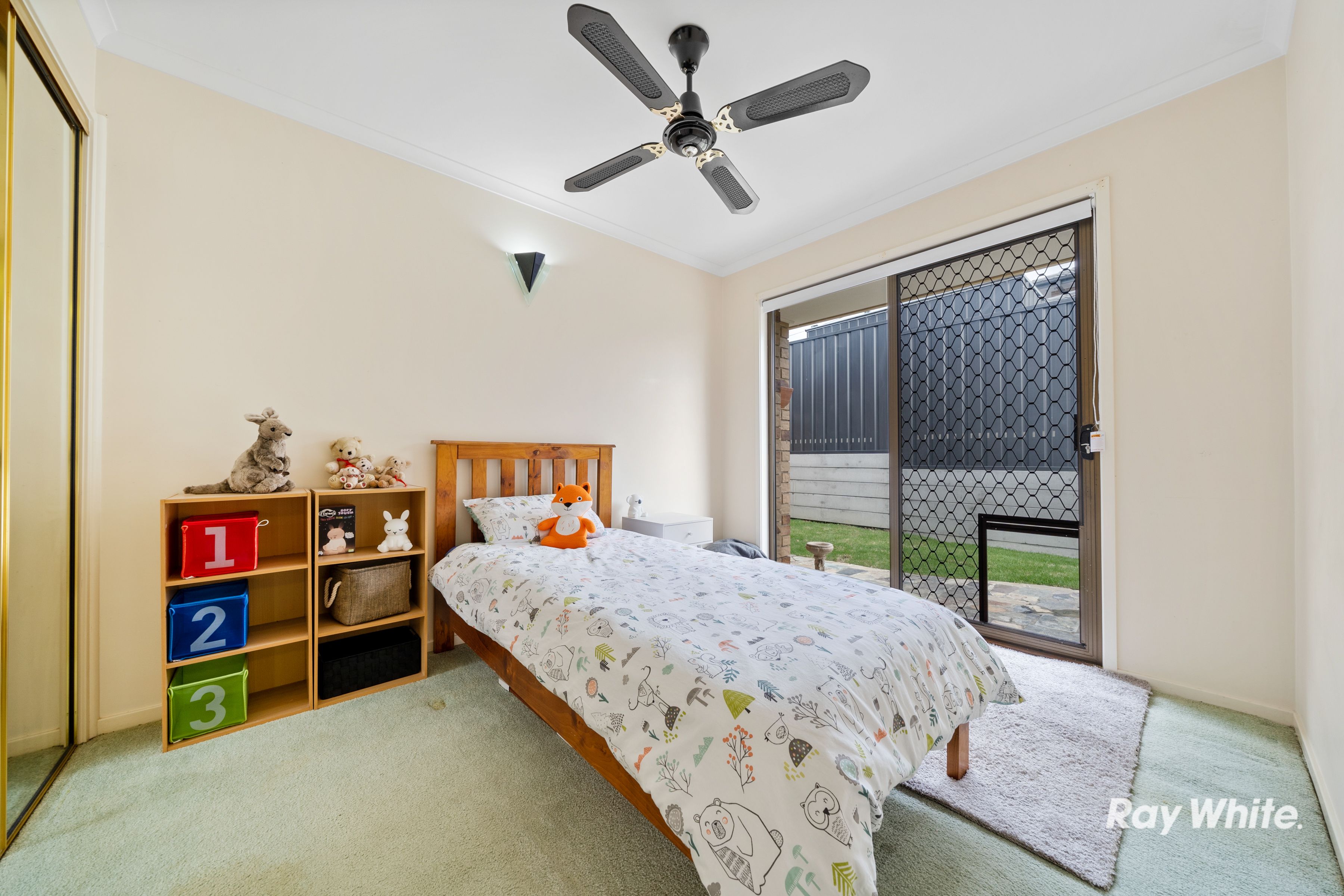 195 Castile Crescent — photo 10 of 19