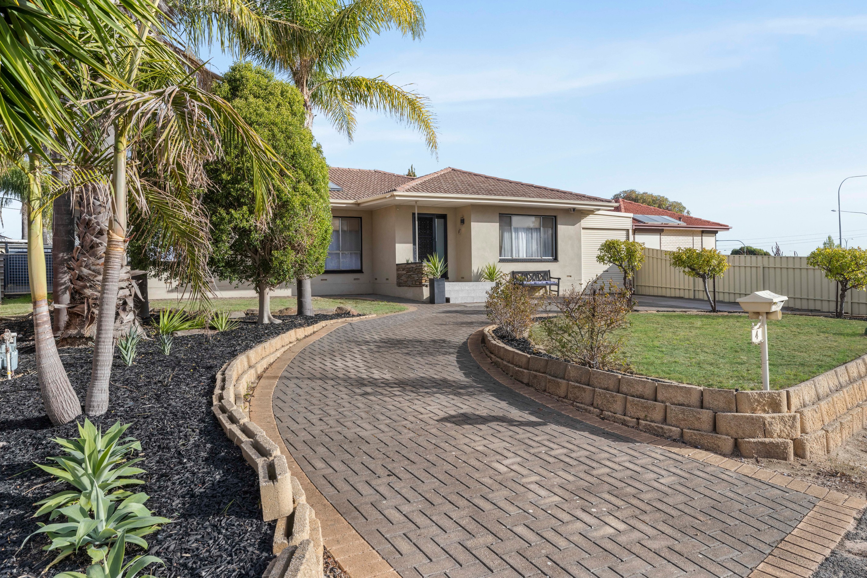 4 Kenihans Road, Happy Valley, SA 5159