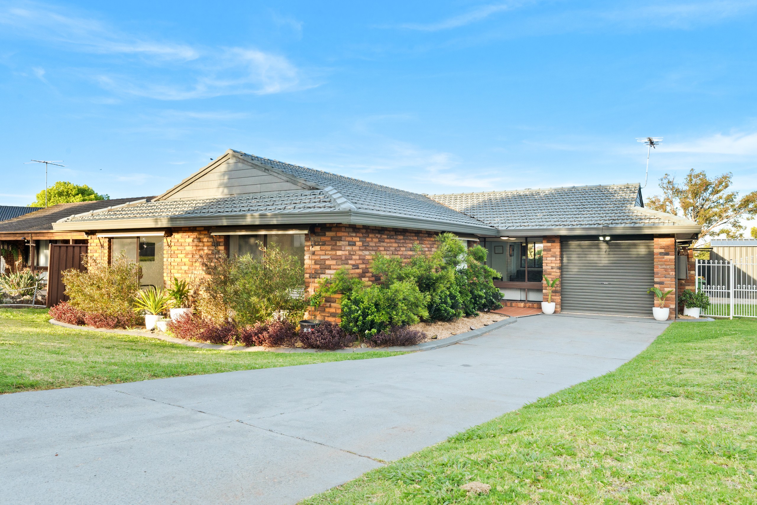 7 Loxton Place, Bossley Park, NSW 2176