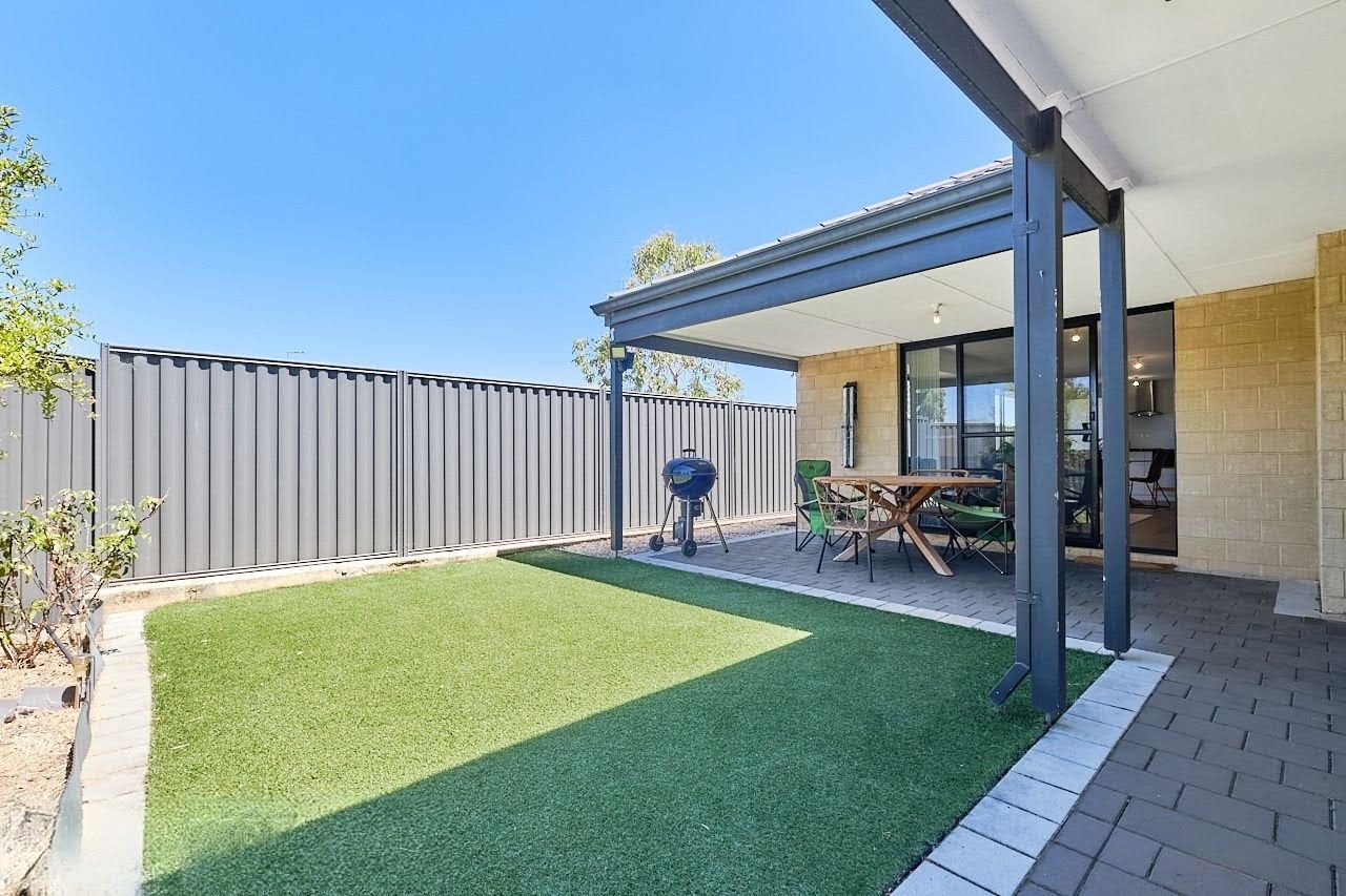 27 Gladstonbury Parade — photo 17 of 19