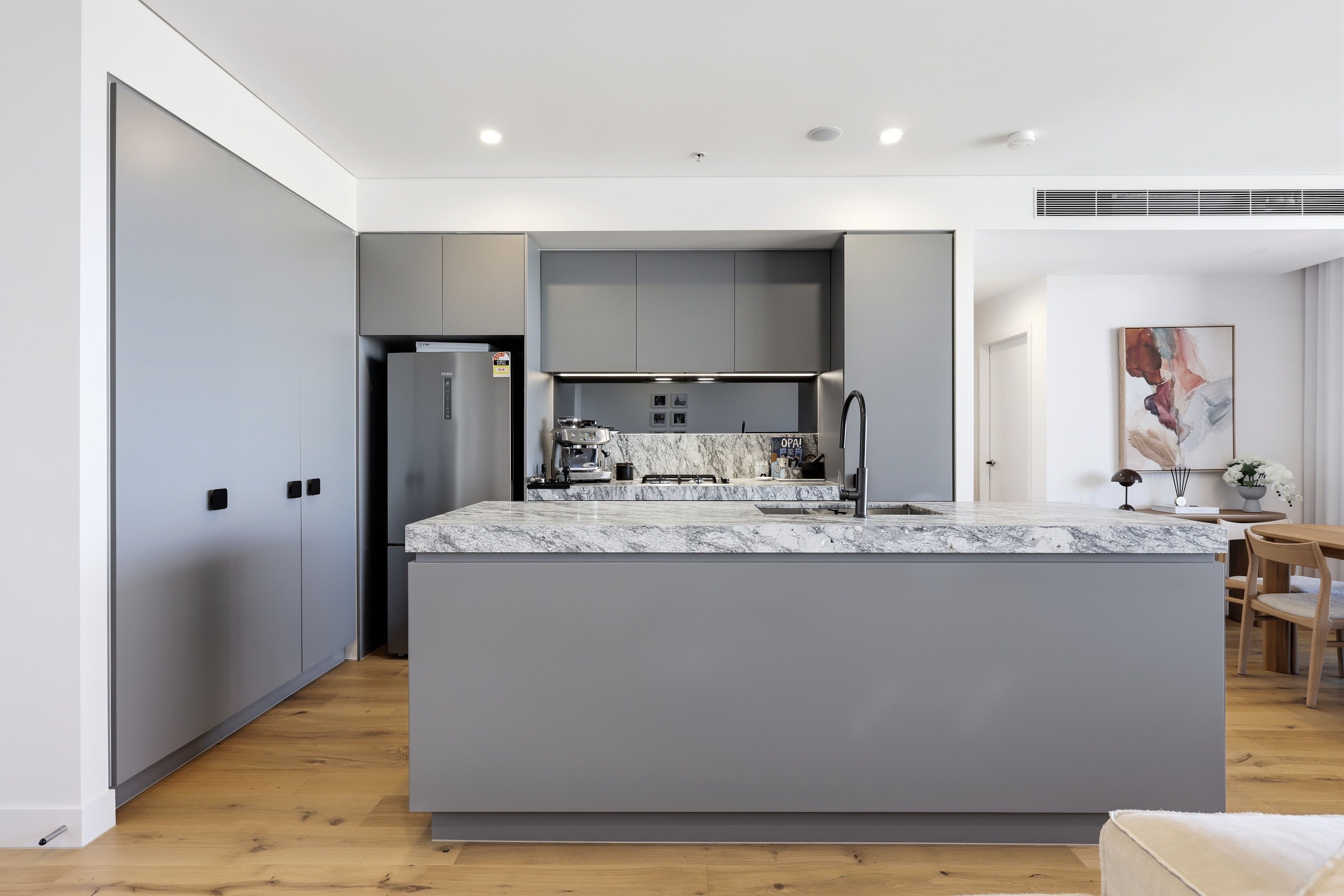 401/165B Milton Street — photo 8 of 15
