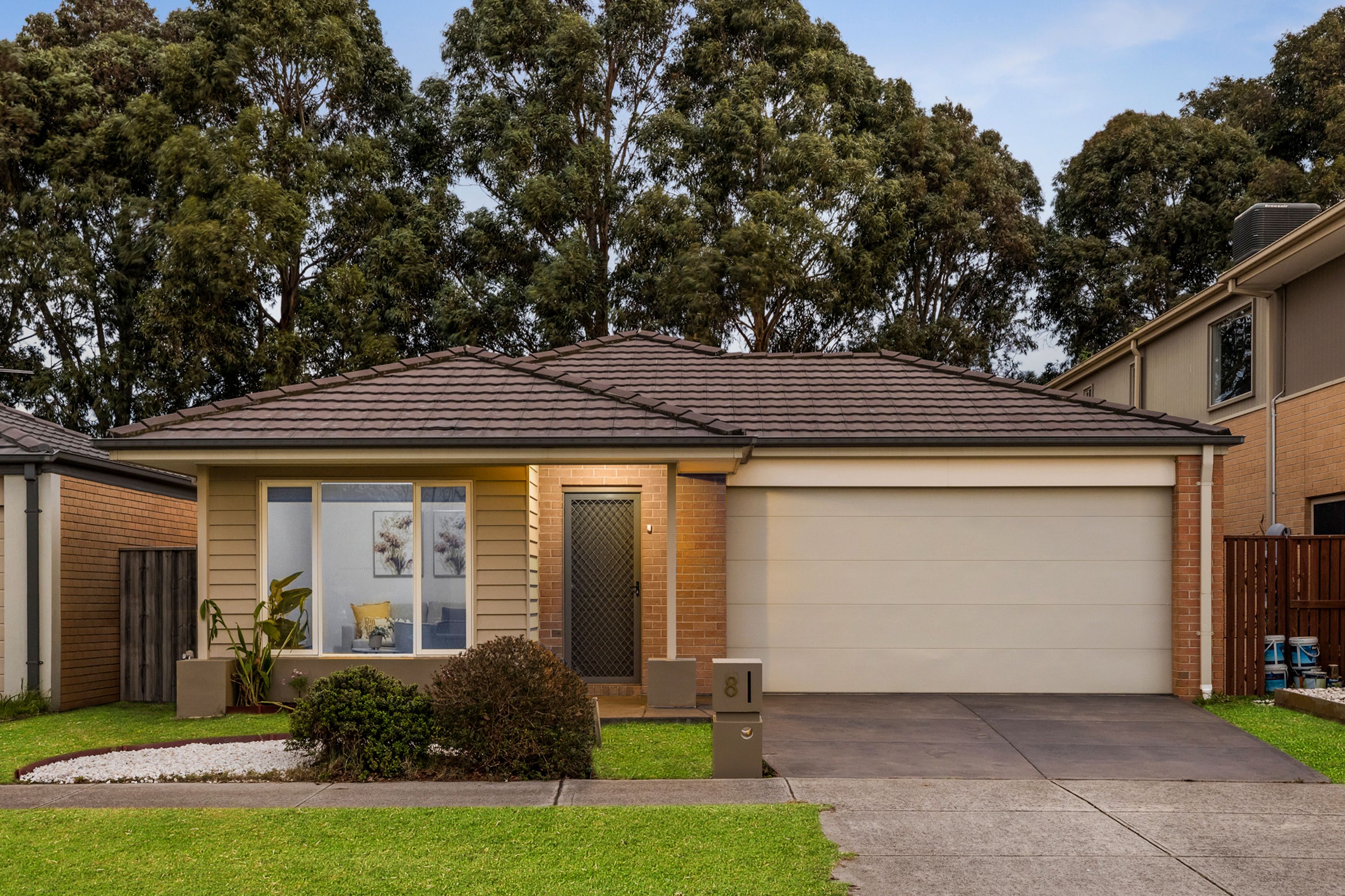 8 Cranbrook Circuit, Officer VIC 3809