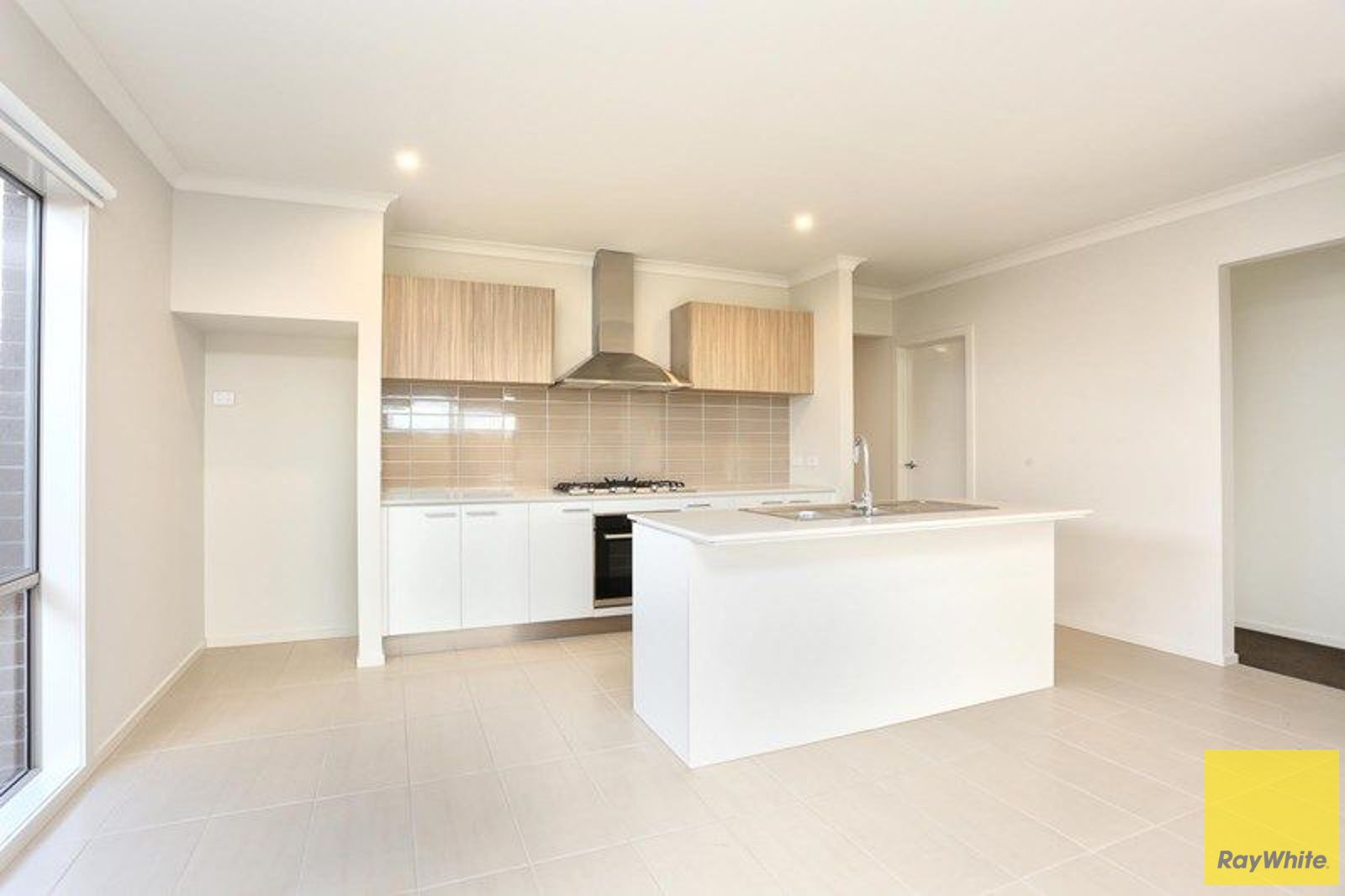 32 Rosette Crescent — photo 8 of 25