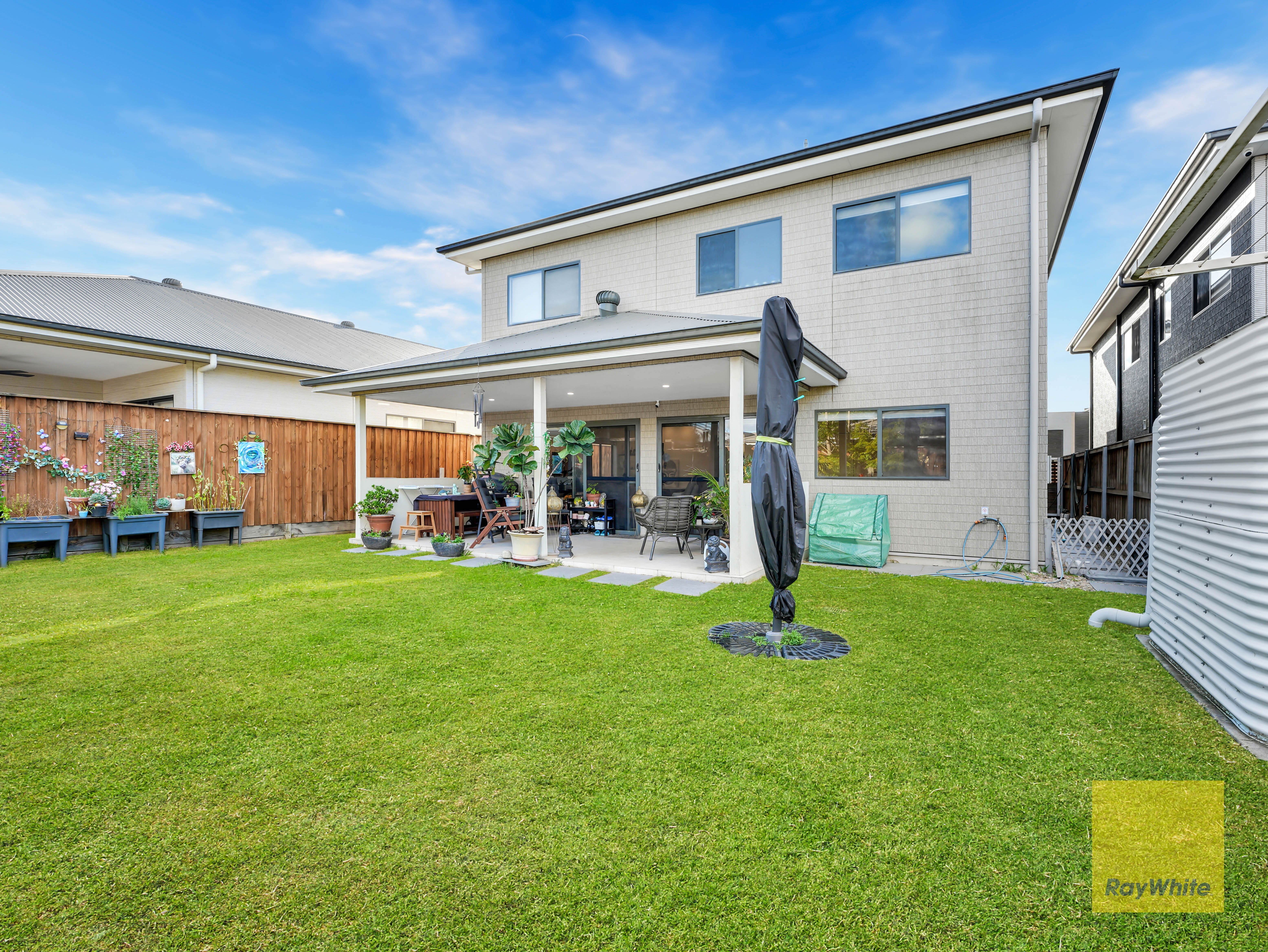 18 Gledswood Hill Drive — photo 13 of 17