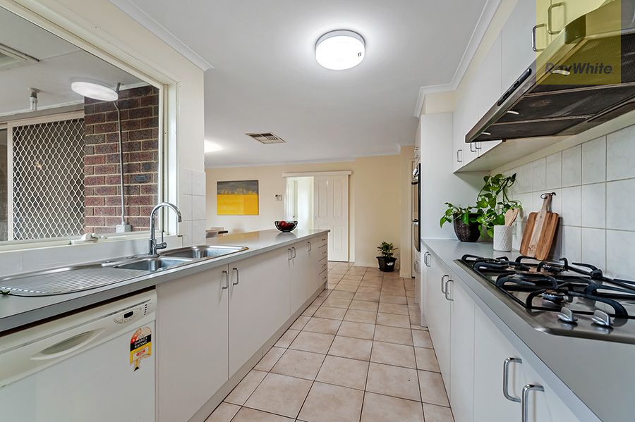 20 Yarcombe Crescent, Craigieburn, VIC 3064