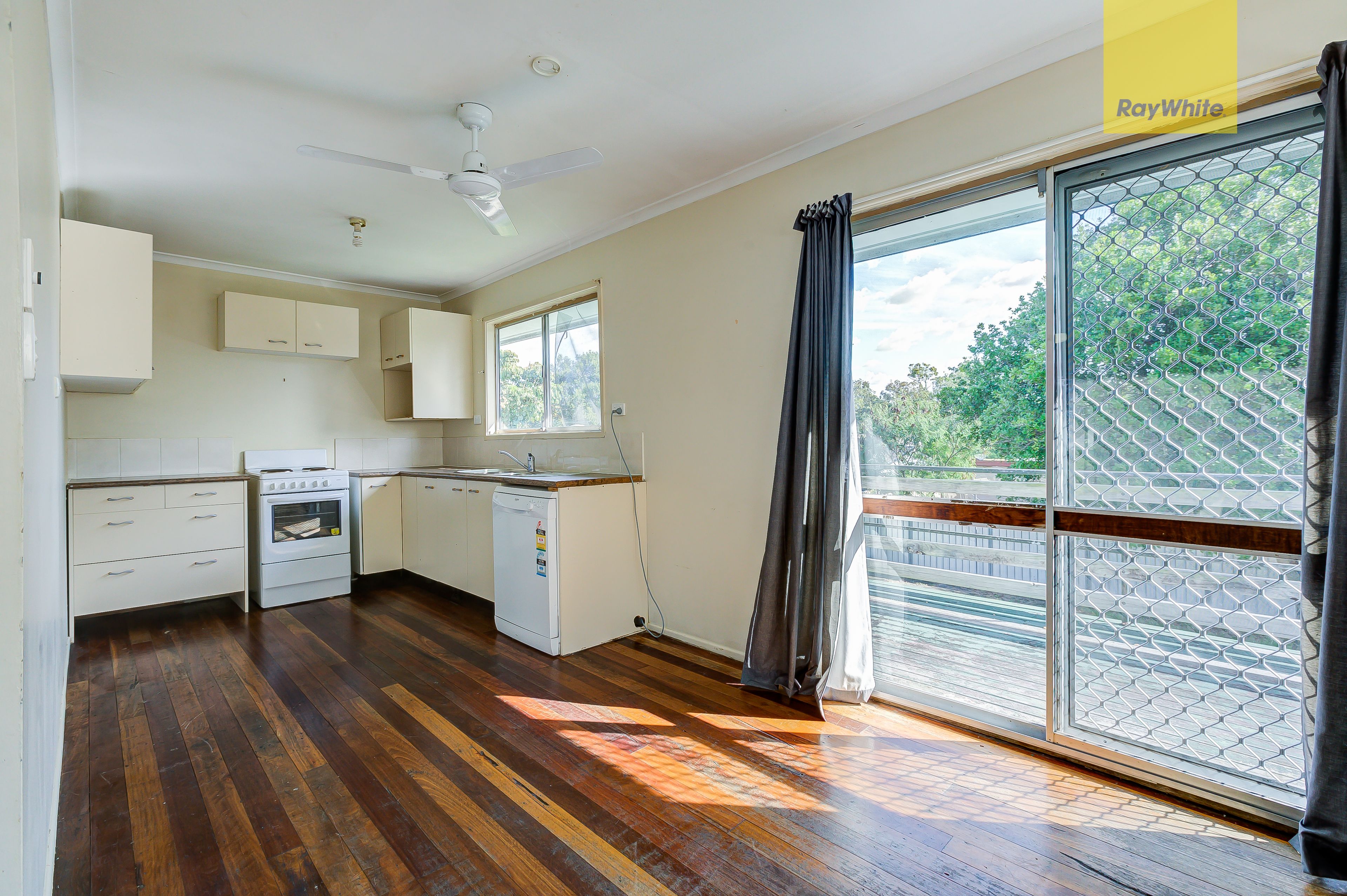 11 Tulong Street, Crestmead, QLD 4132