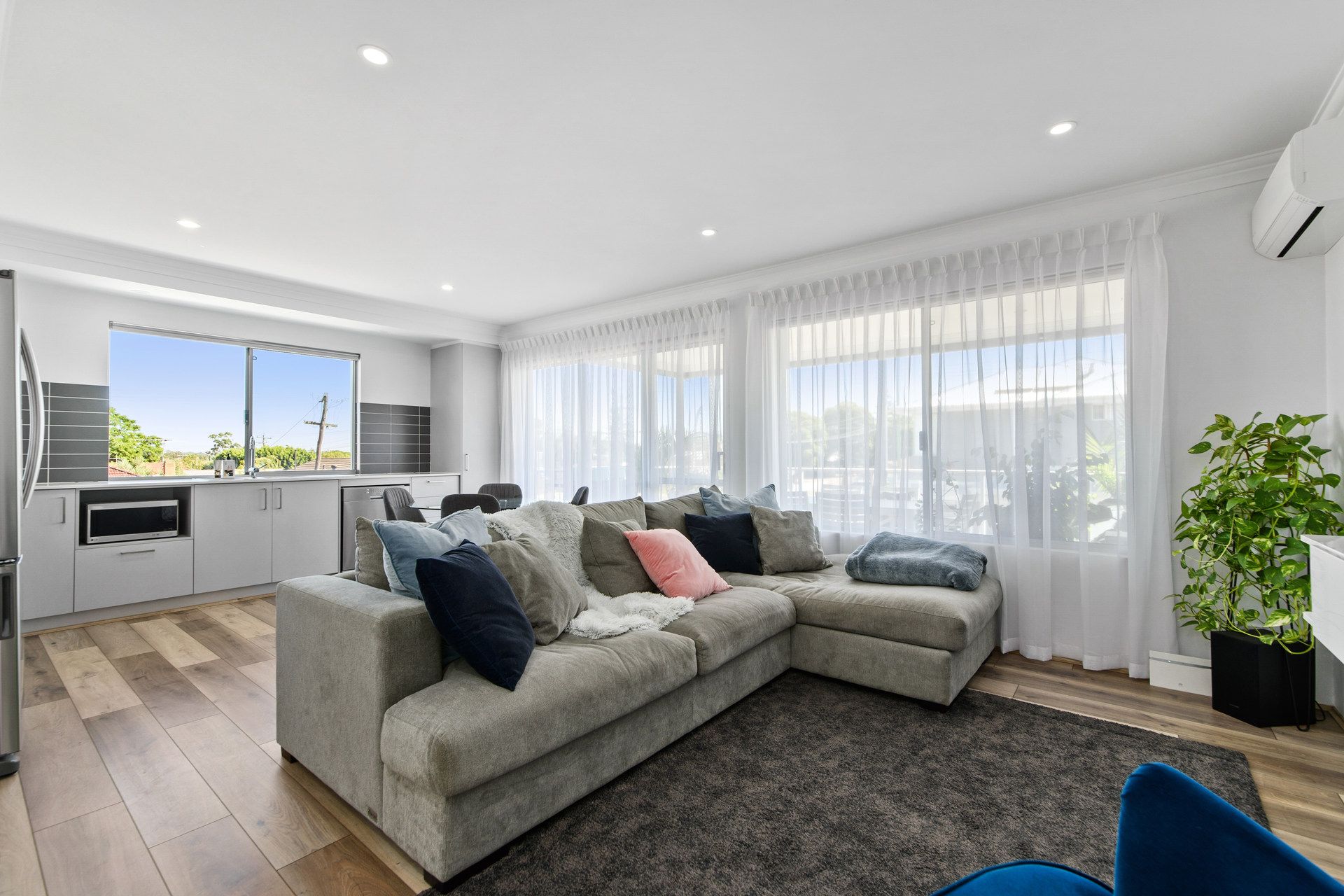4/4 Beagle Place, Belmont, WA 6104