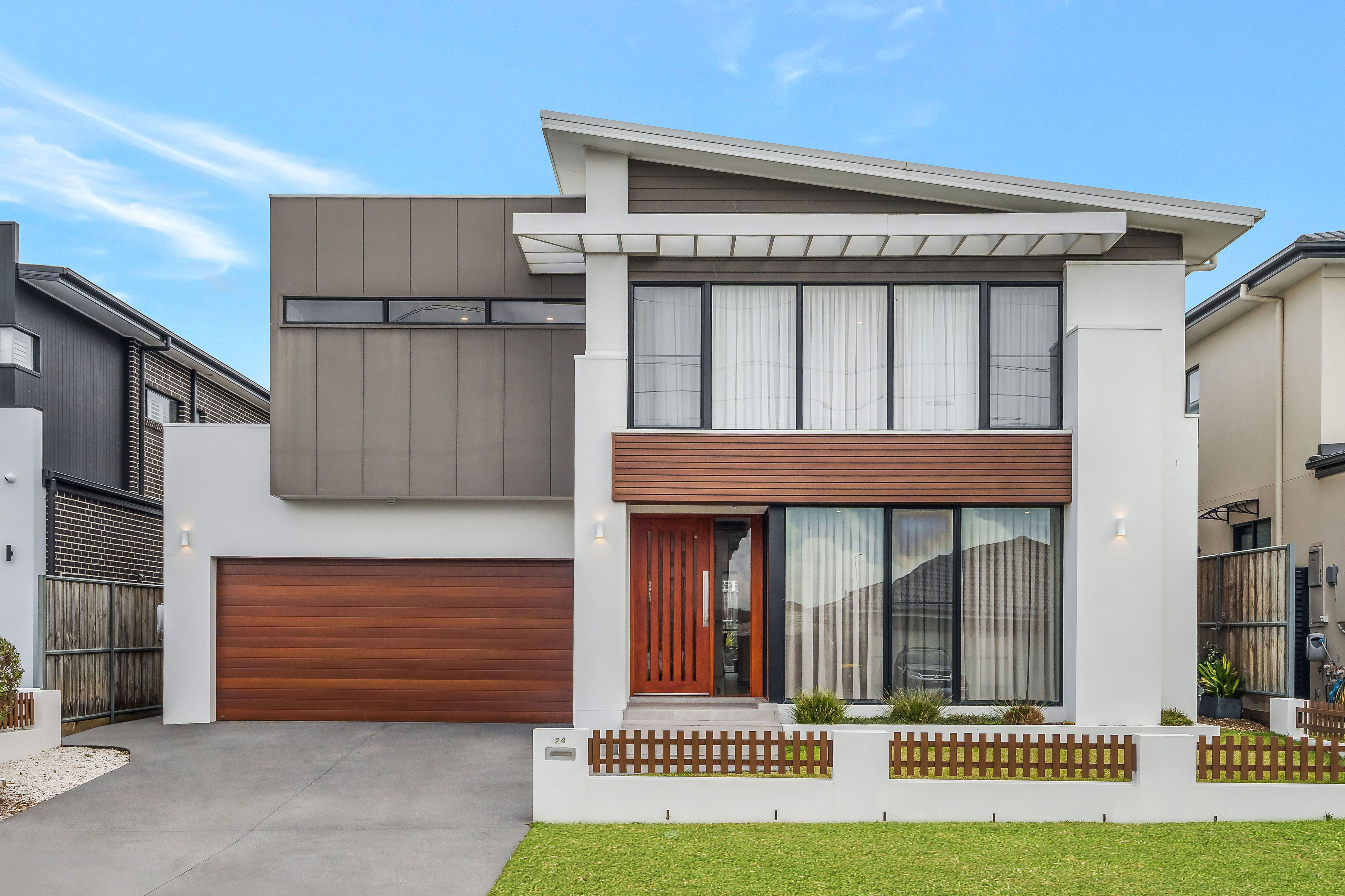 124 Rosedale Circuit, Carnes Hill, NSW 2171