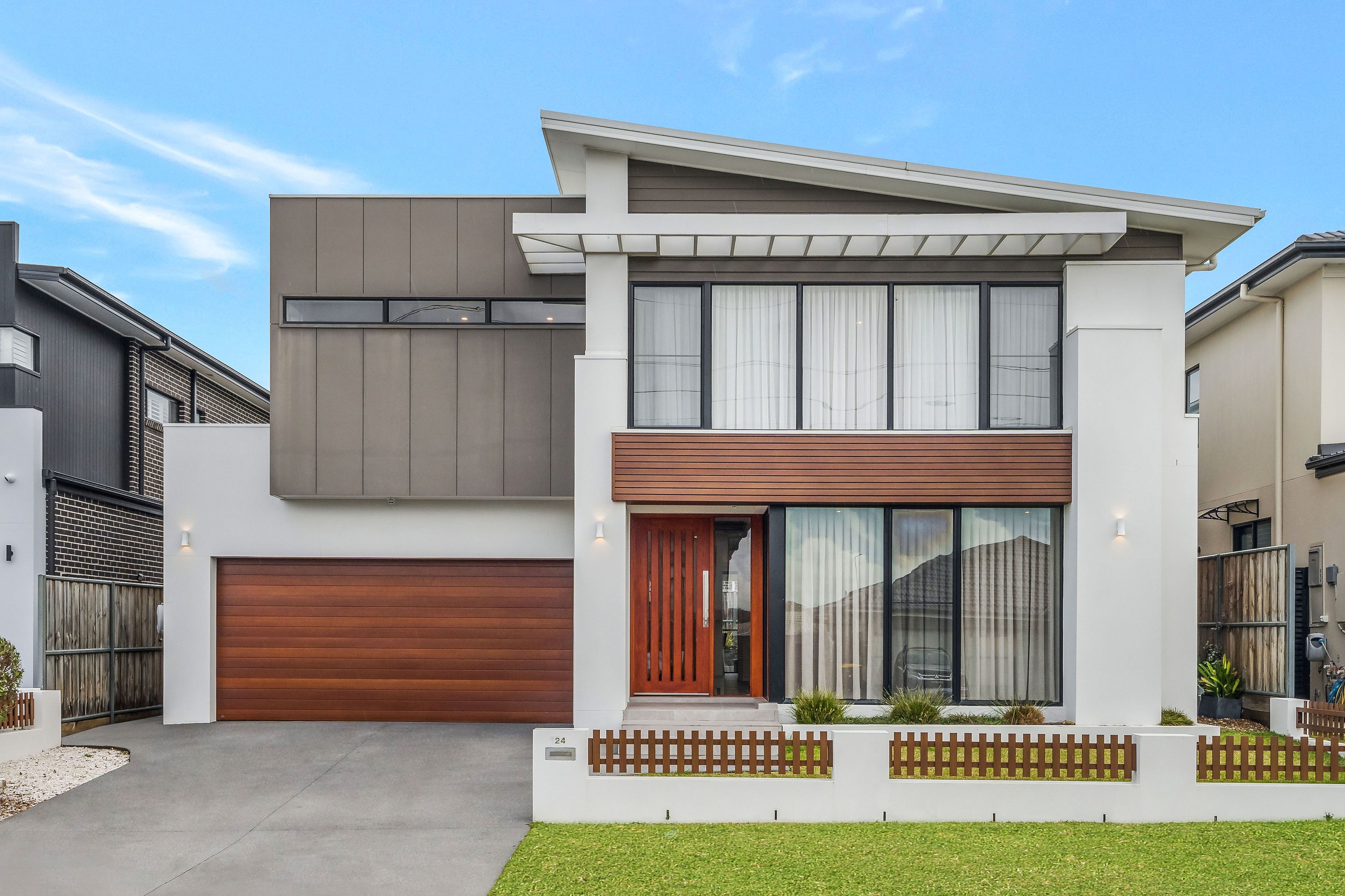 124 Rosedale Circuit, Carnes Hill, NSW 2171