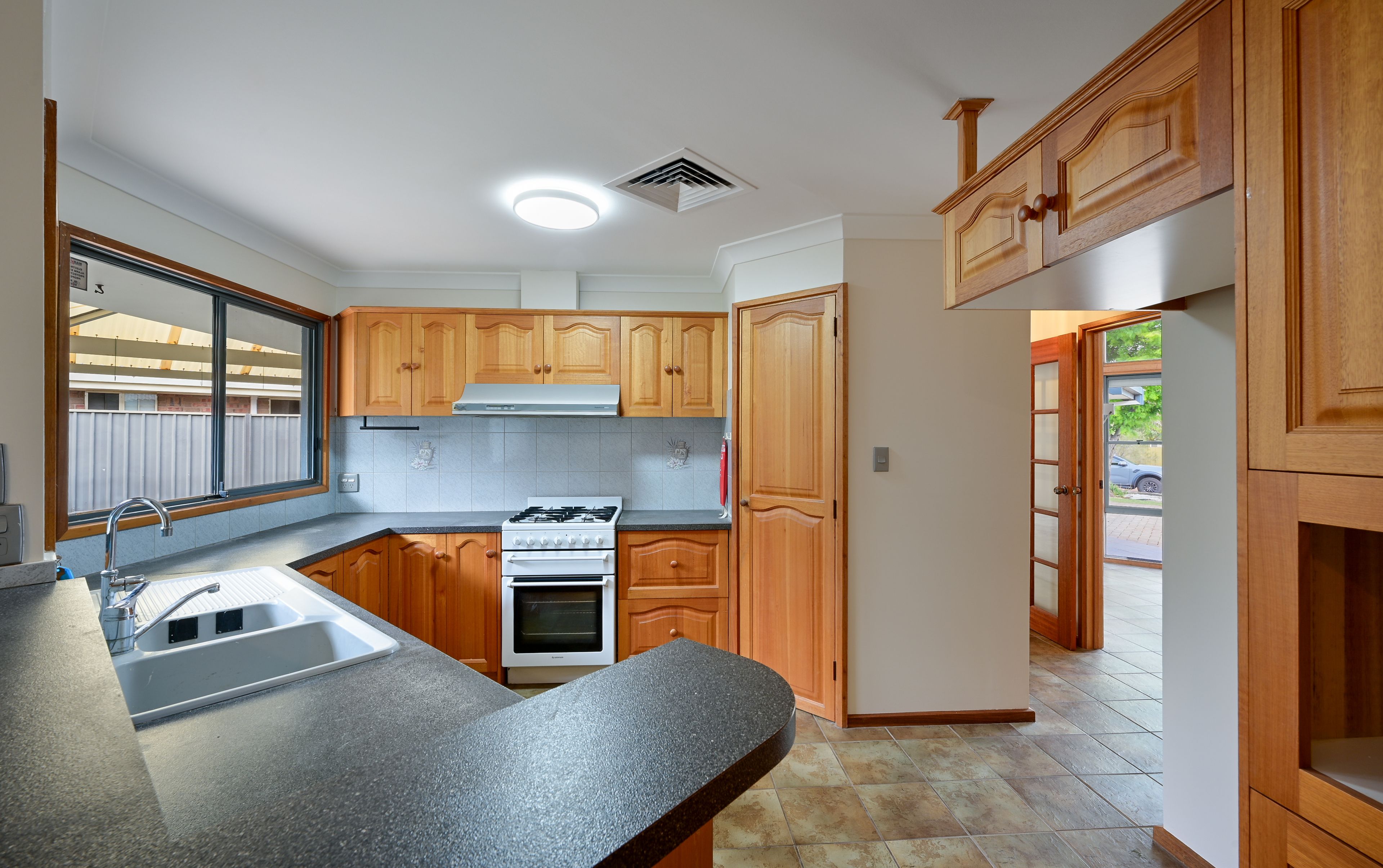 10 Tansell Street — photo 16 of 30