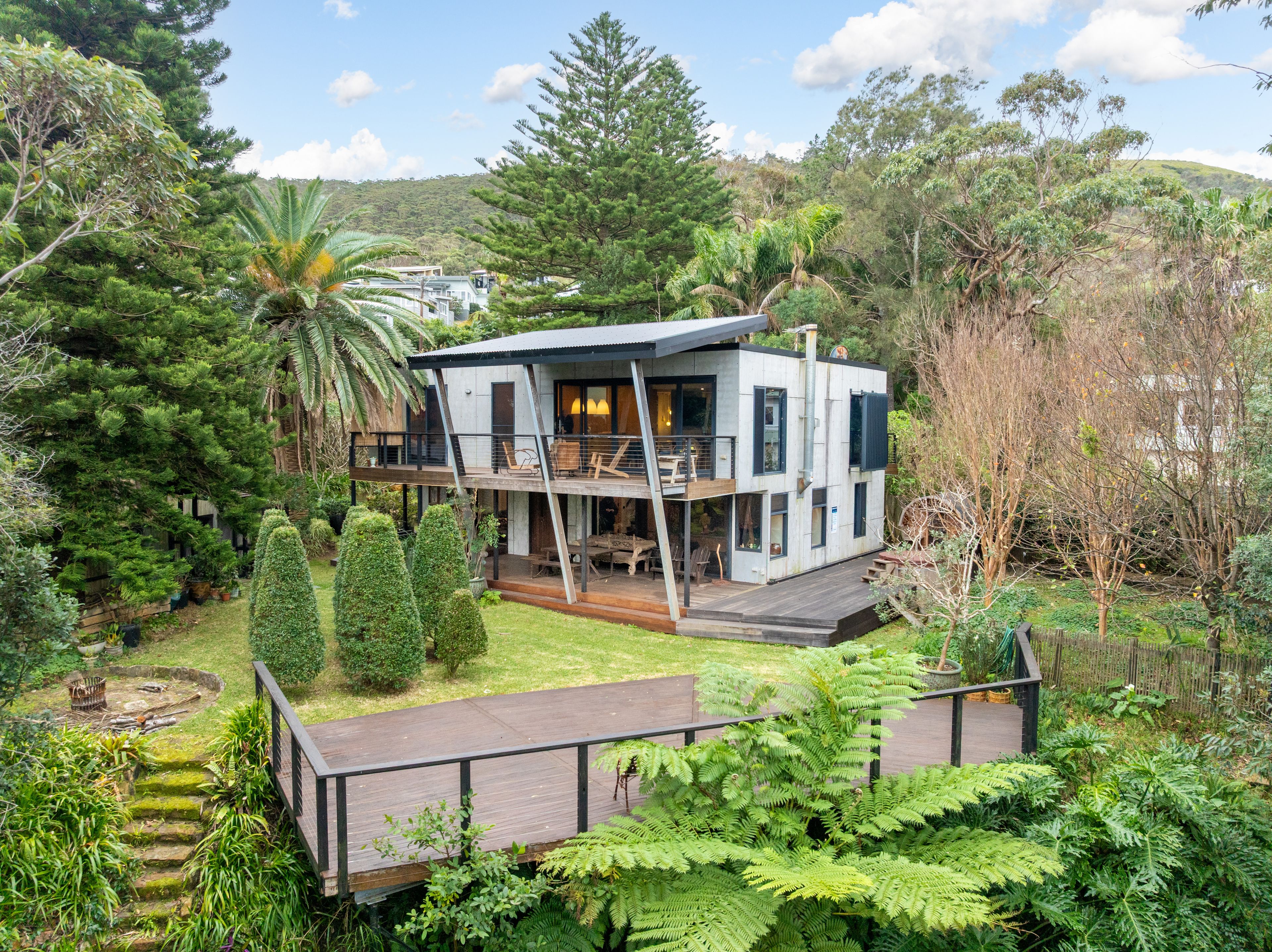 7 Seaview Crescent, Stanwell Park, NSW 2508