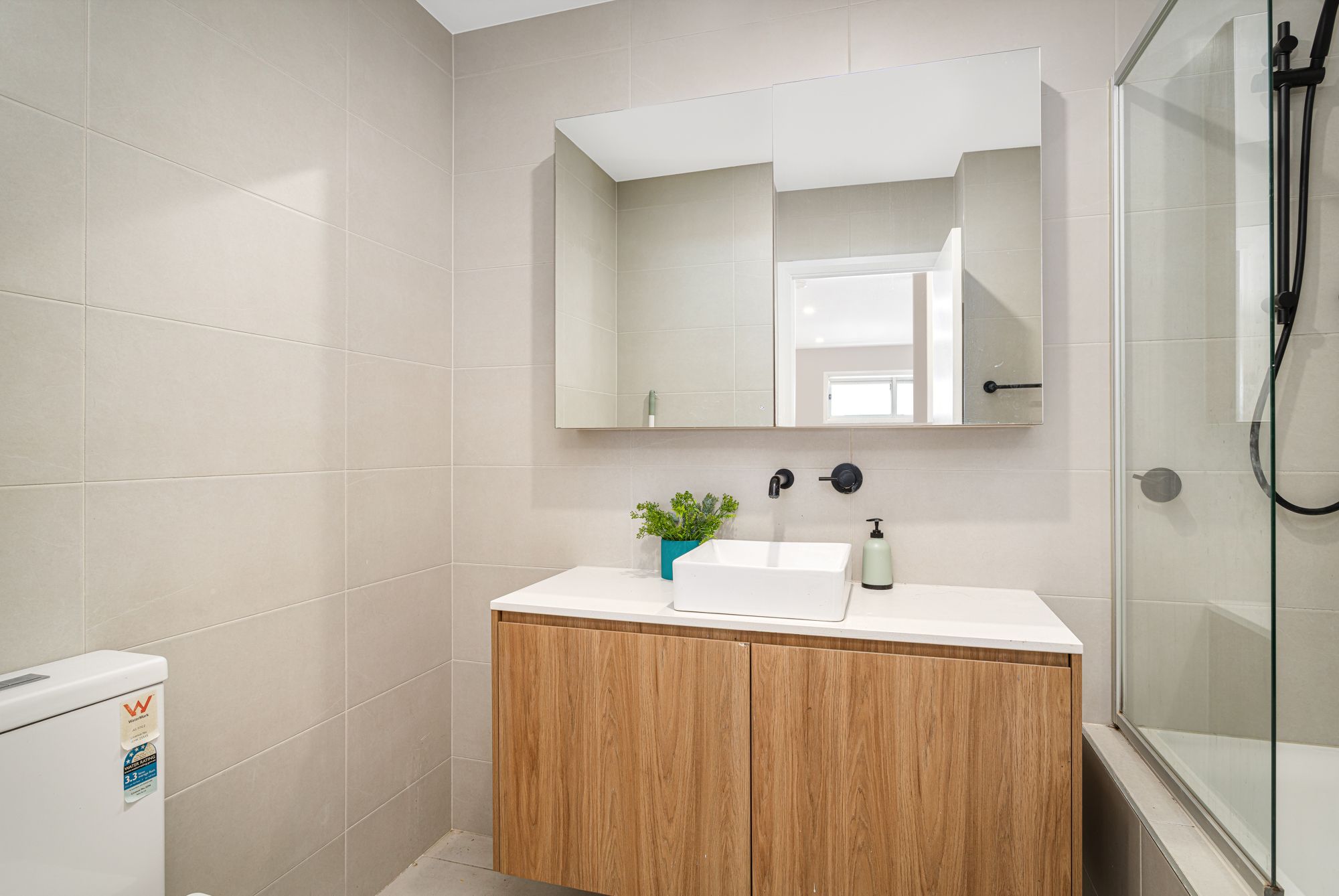 3/151 Canberra Street — photo 6 of 16