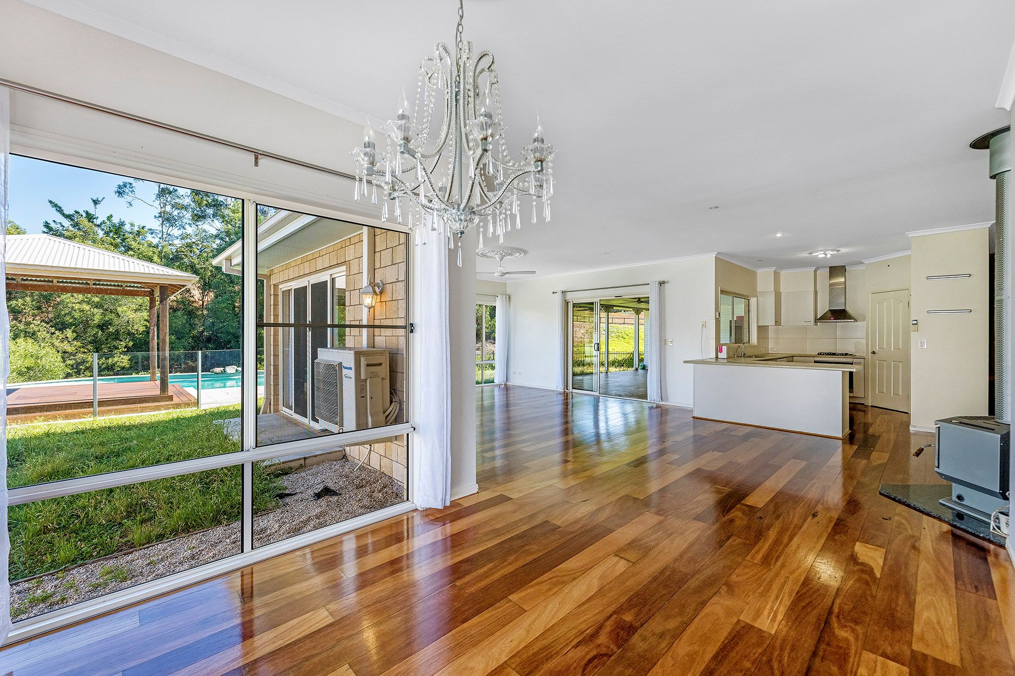 28 Friarbird Crescent, Bonogin, QLD 4213