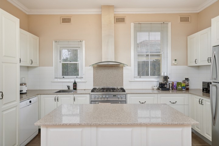 41 Brookong Avenue, Wagga Wagga, NSW 2650
