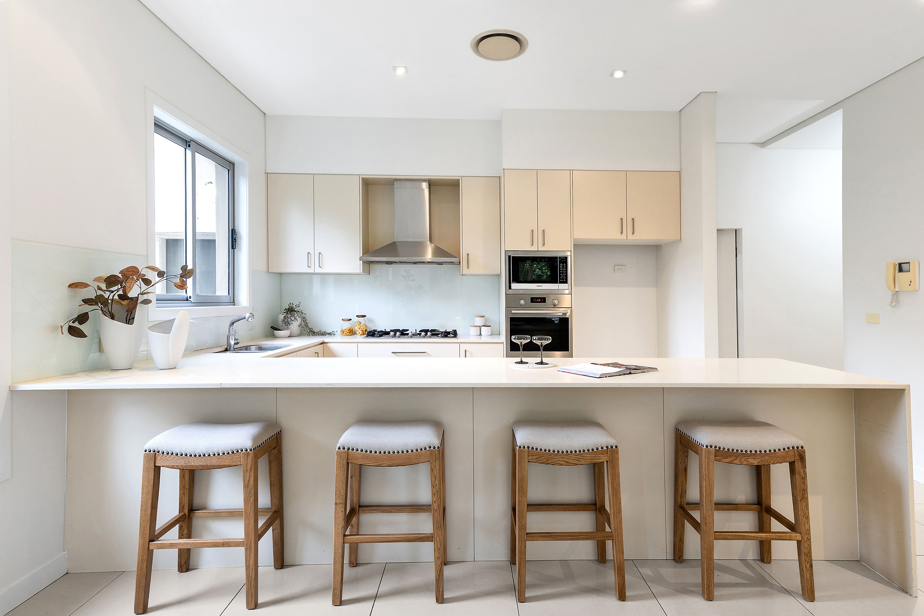 86 Livingstone Avenue — photo 4 of 10