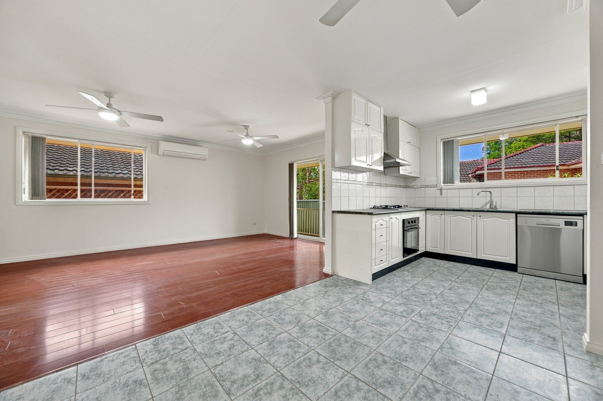 4/50 Toongabbie Road — photo 3 of 17