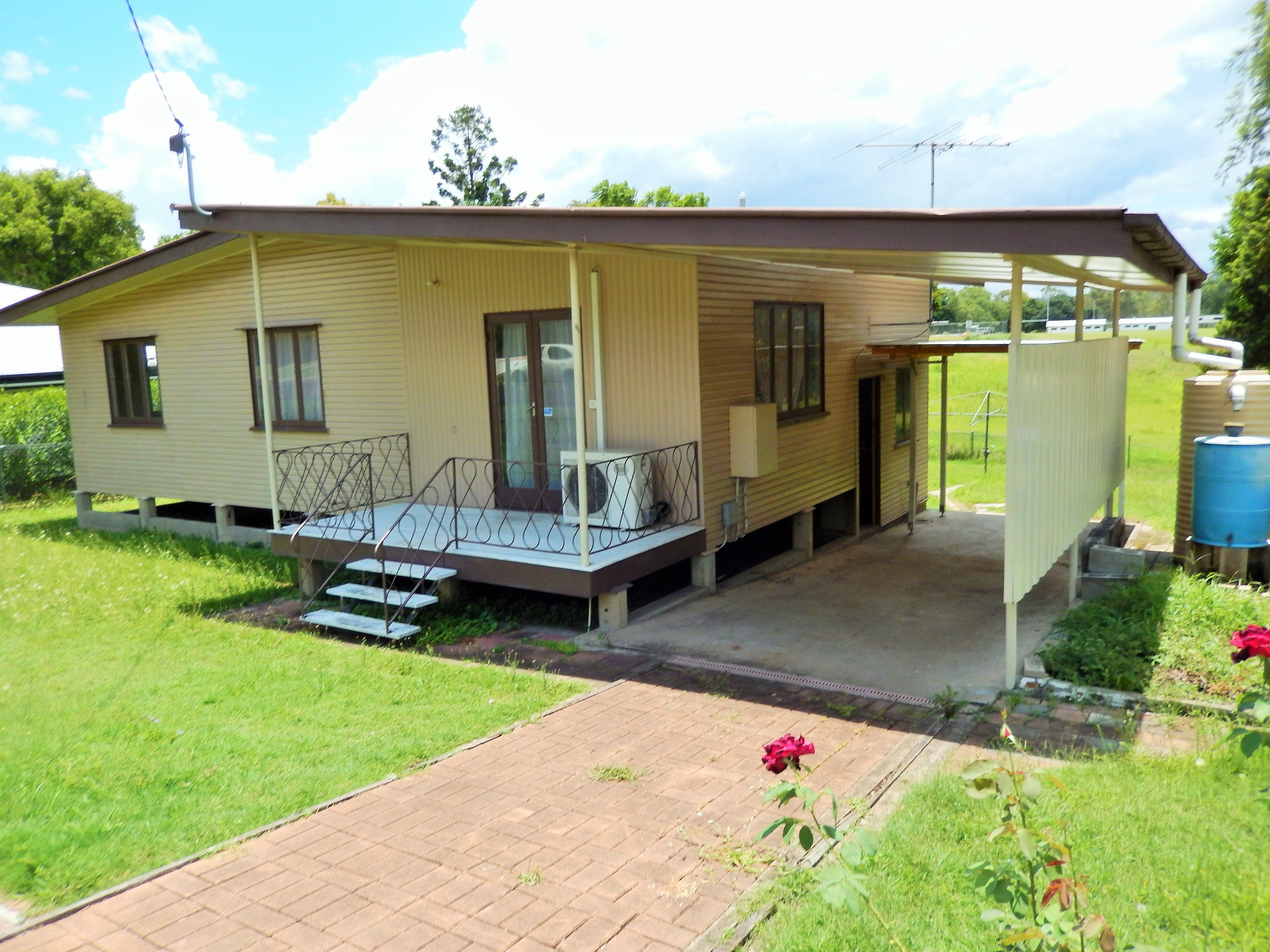 8 Pettigrew Street, Woodend, QLD 4305