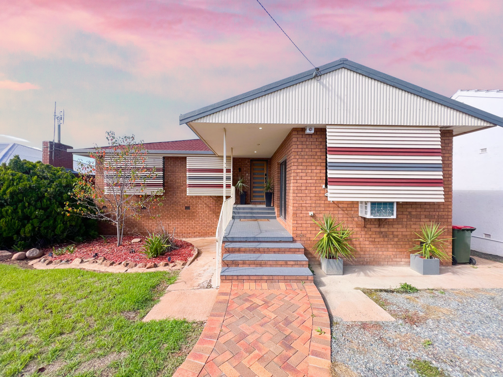 9 Middleton Street, Parkes NSW 2870