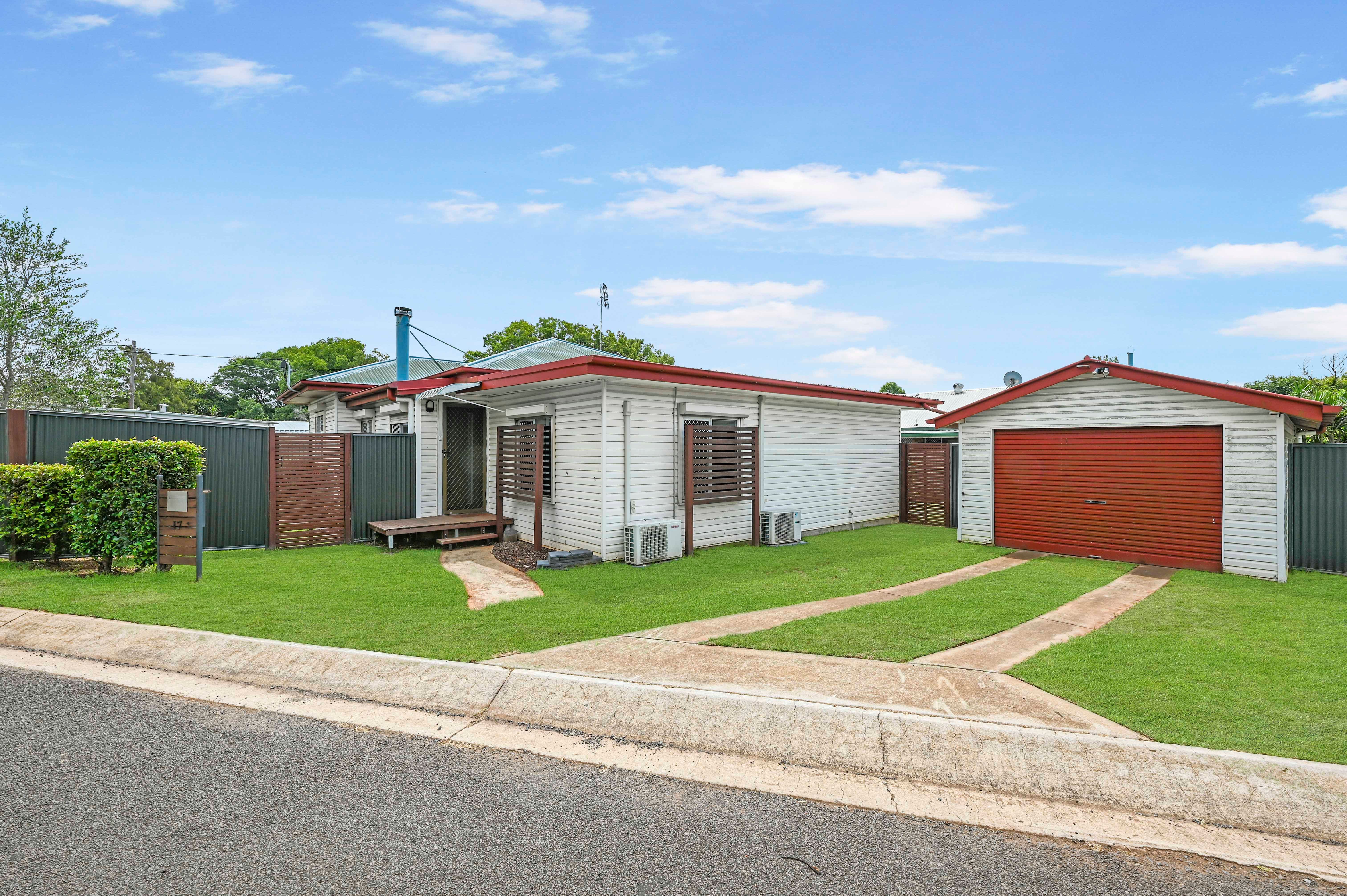 17 Albert Lane, Newtown QLD 4350
