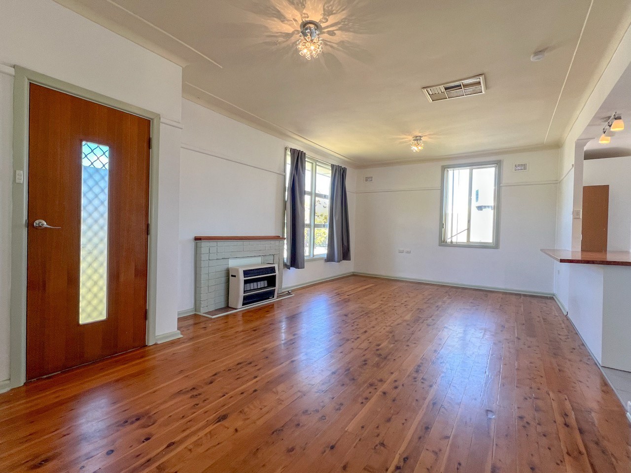 4 Charles Rigg Avenue, Parkes, NSW 2870