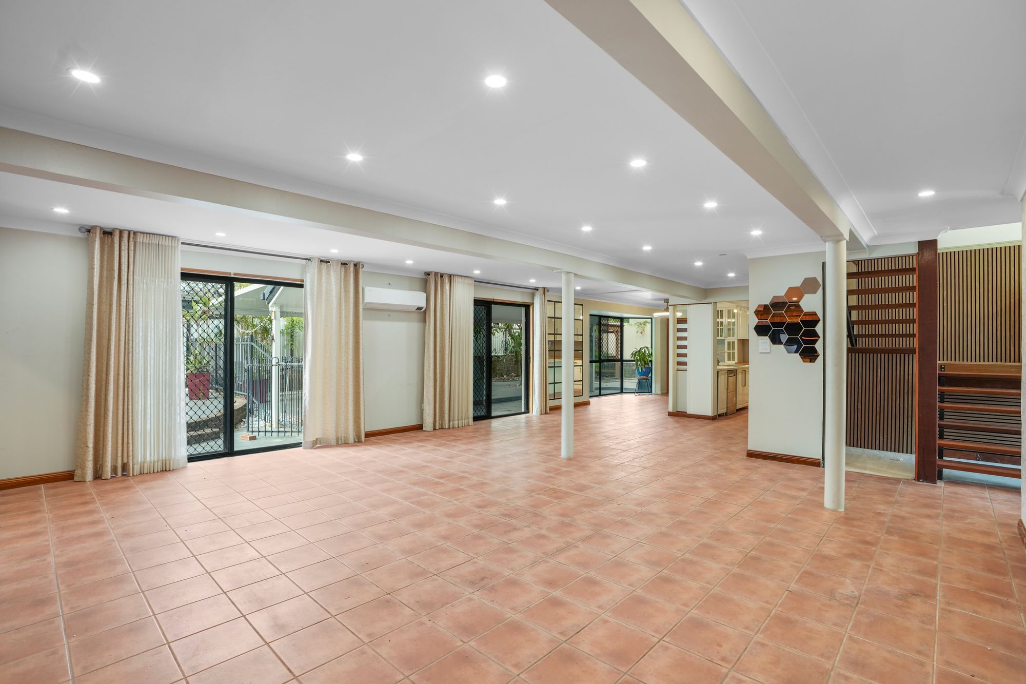 6 Hannant Street — photo 4 of 20
