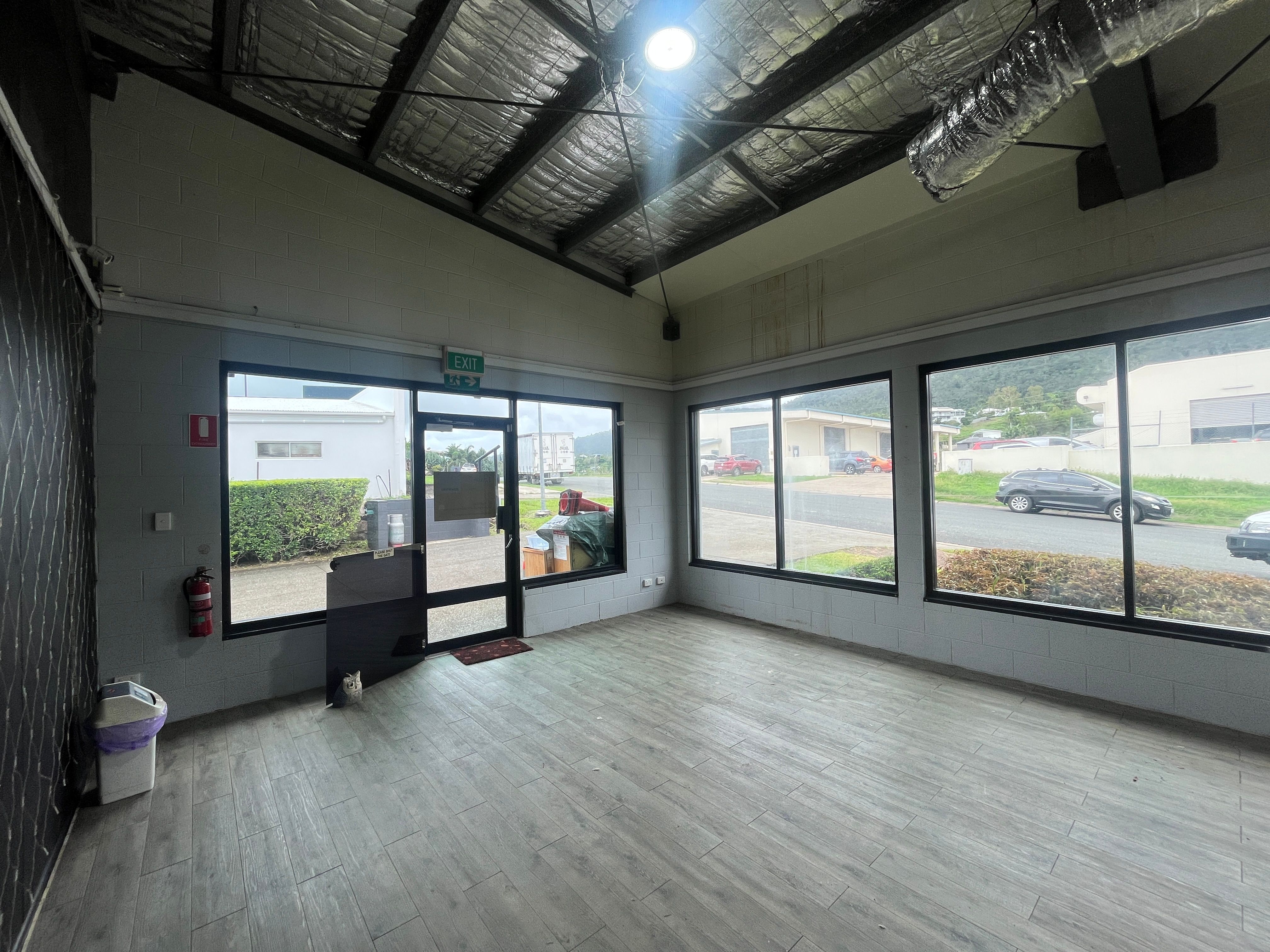 1/6 Commerce Close, Cannonvale, QLD 4802