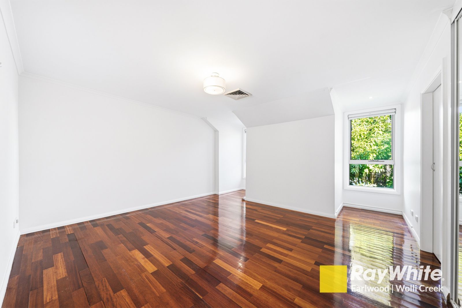 2/110-112 Slade Road — photo 3 of 14
