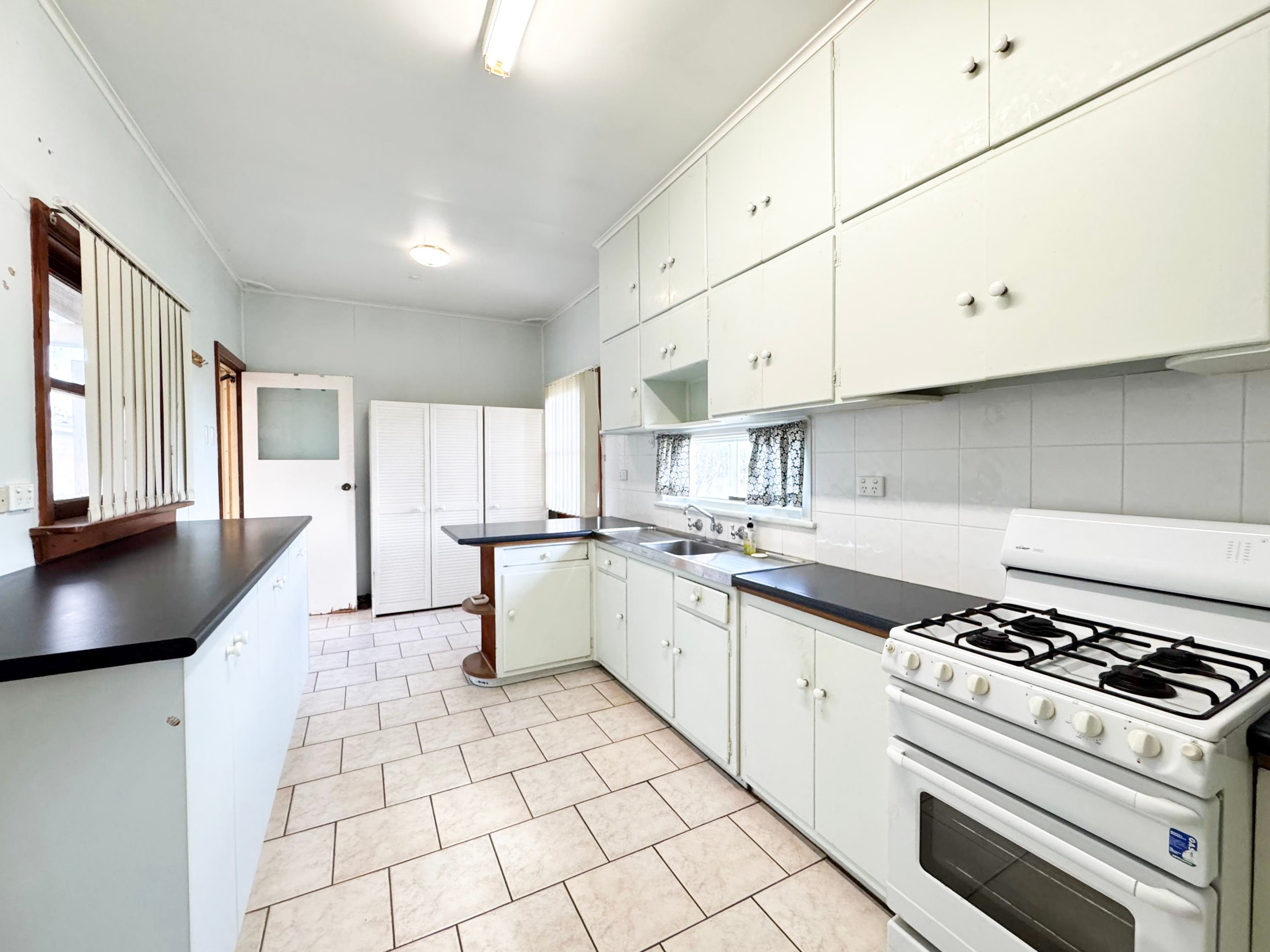 19 Page Street, Parkes, NSW 2870