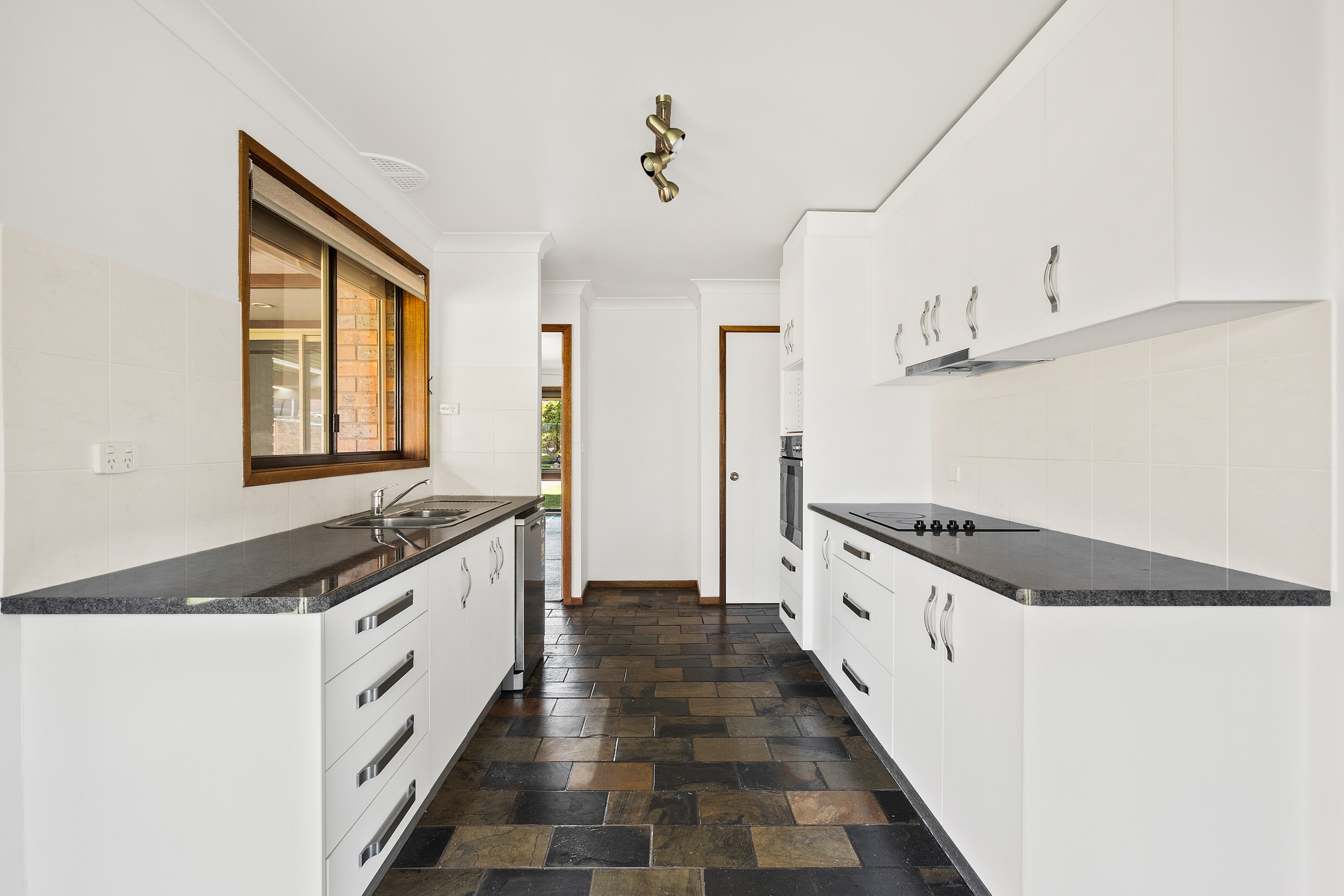 26 Talinga Avenue, Kiama Downs, NSW 2533