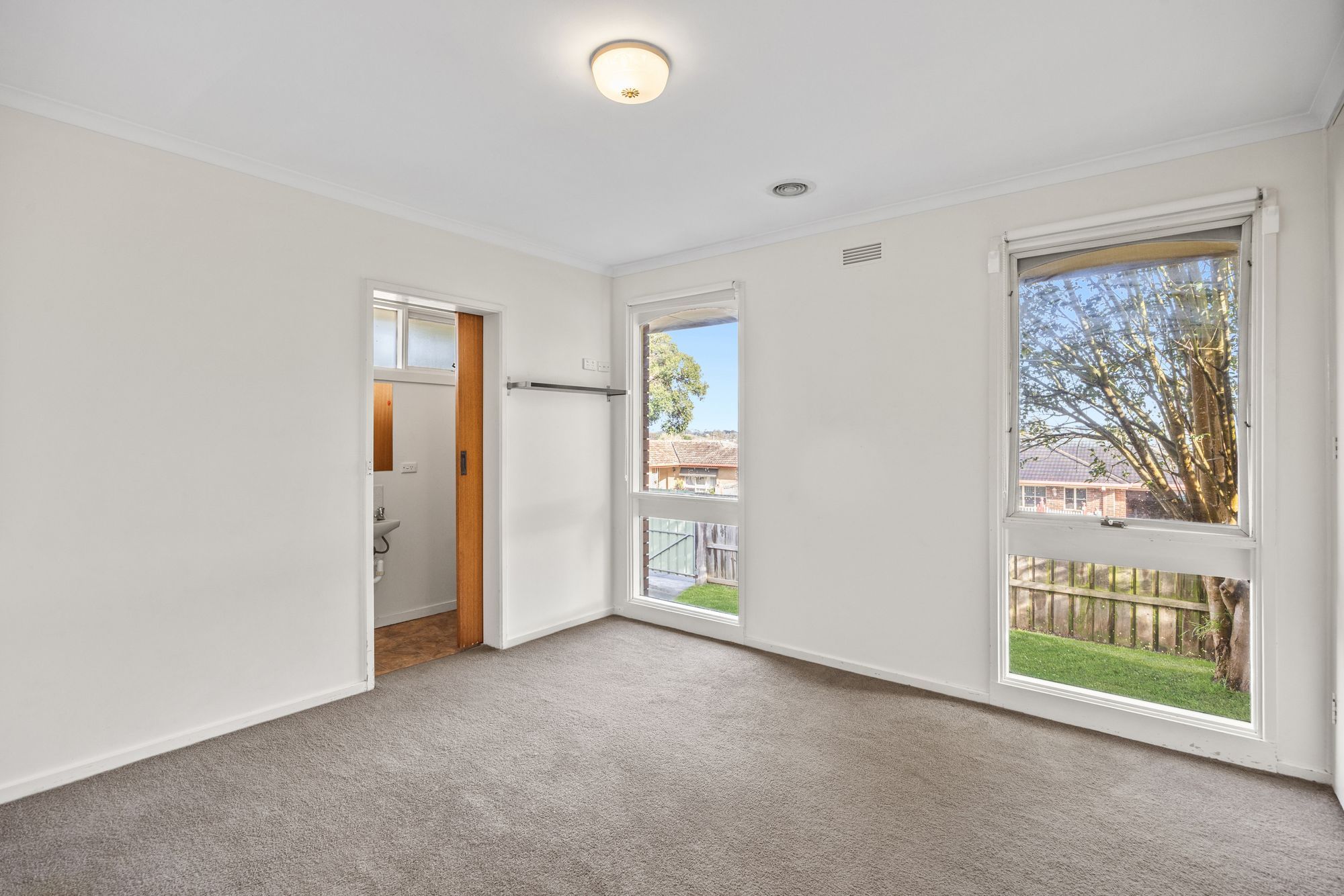 140 Albert Road — photo 9 of 17