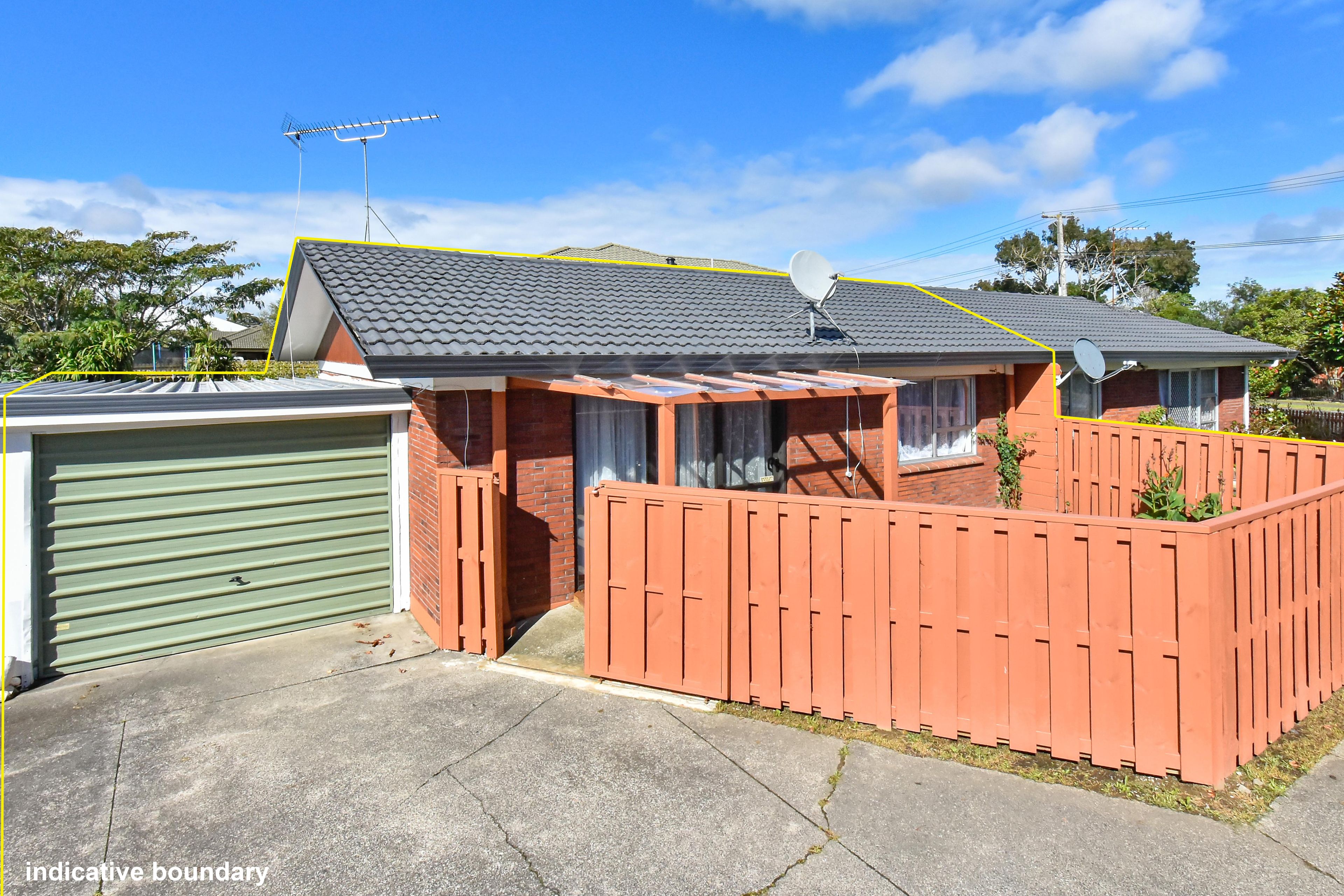 2/24 Robertson Road, Mangere, Manukau City