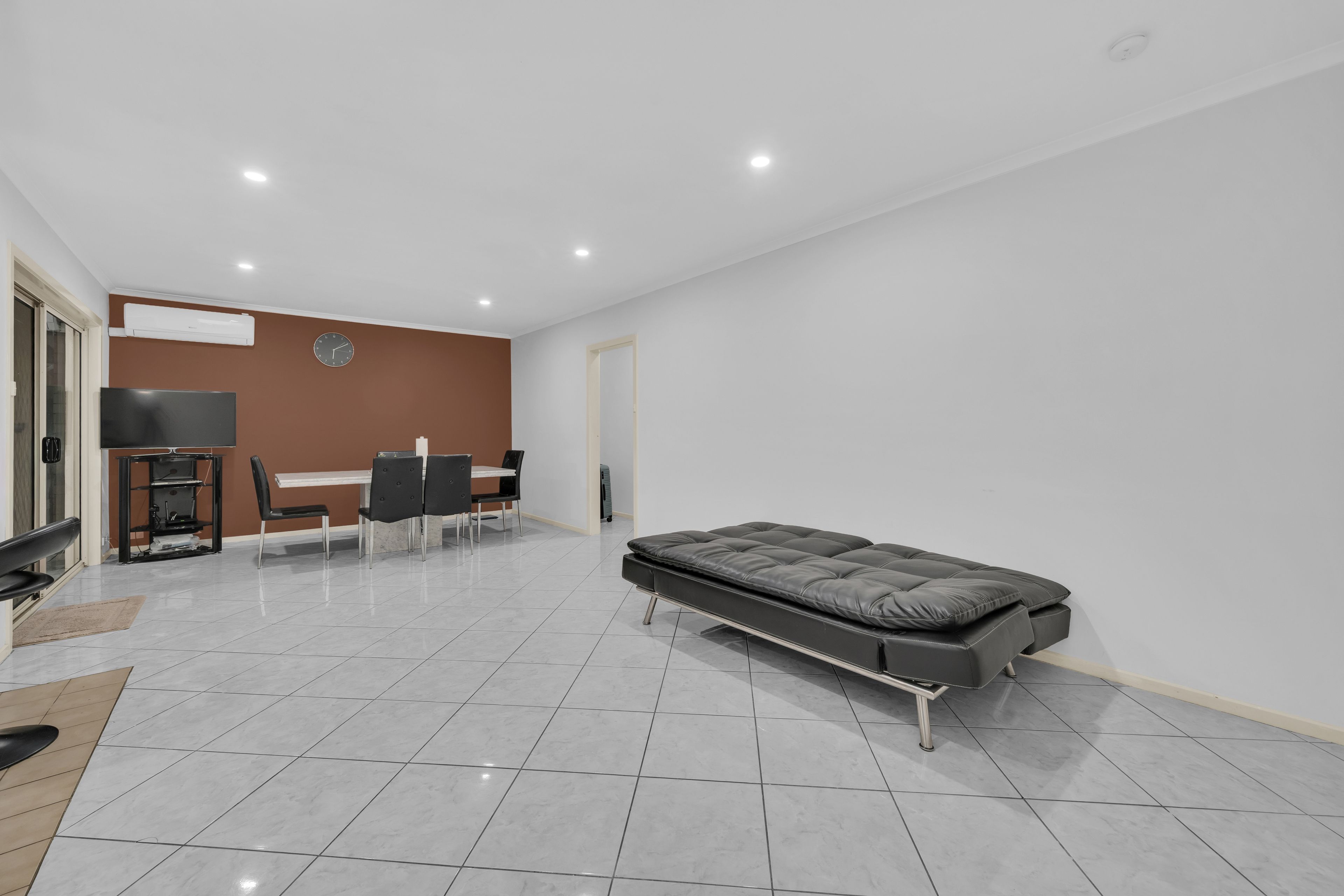 19 Henry Street — photo 7 of 26